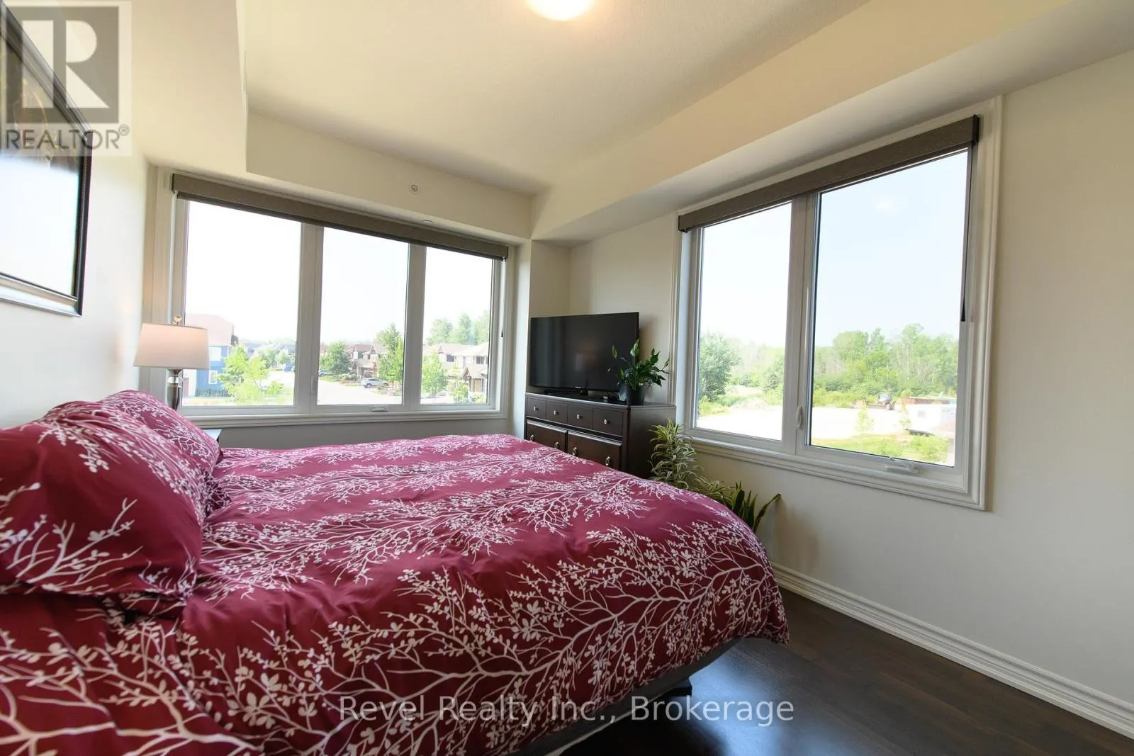 201 - 17 SPOONER CRESCENT, #201