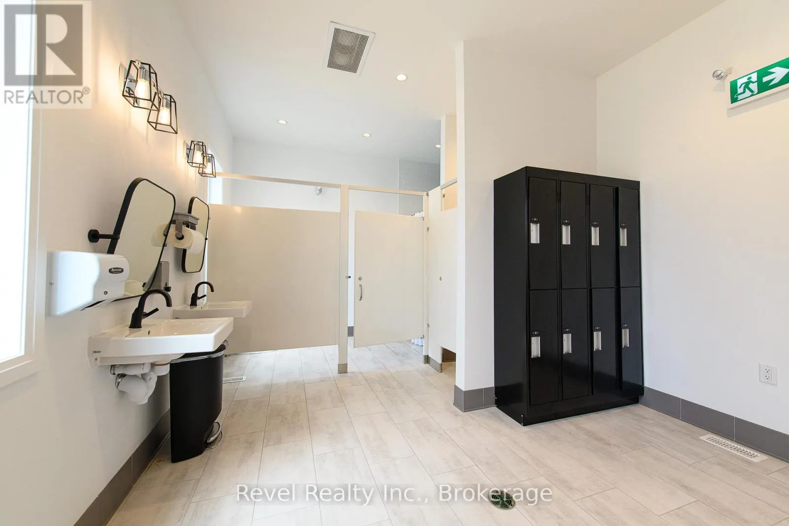 201 - 17 SPOONER CRESCENT, #201