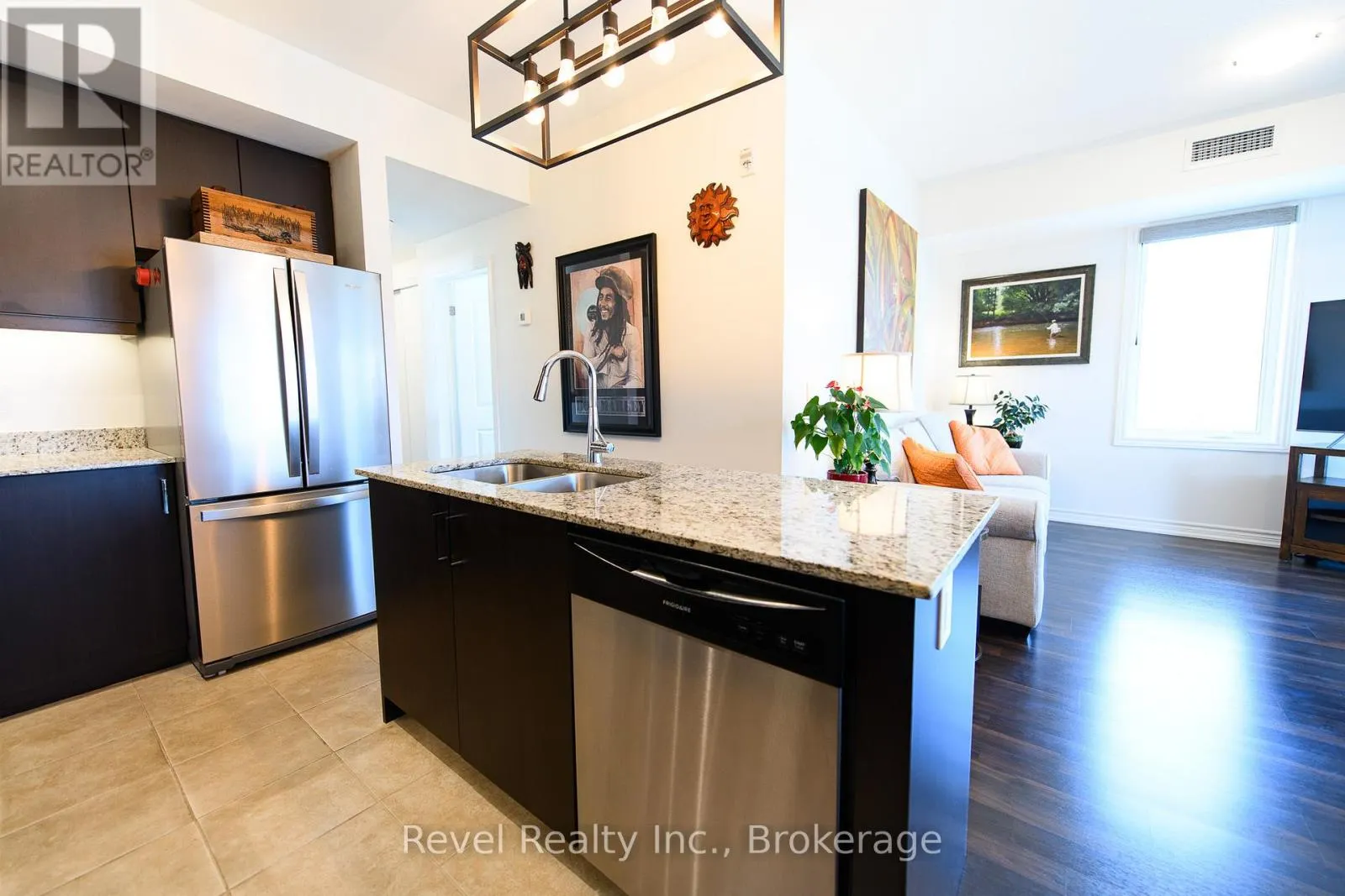 201 - 17 SPOONER CRESCENT, #201