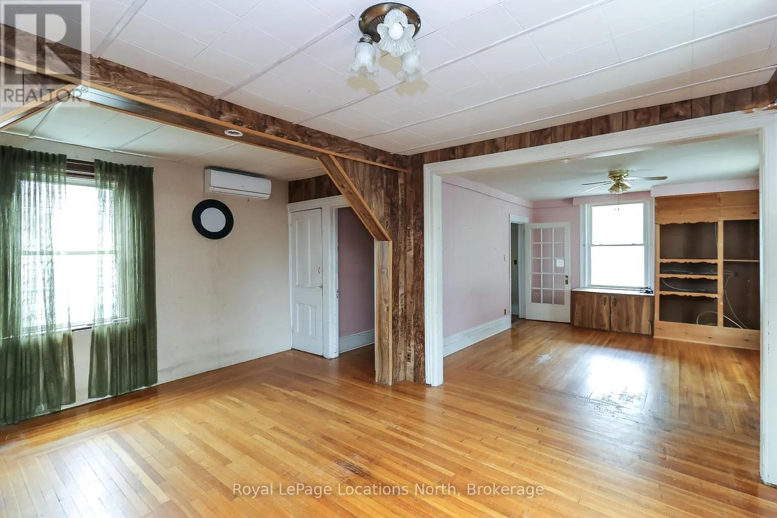 252 SIMCOE STREET