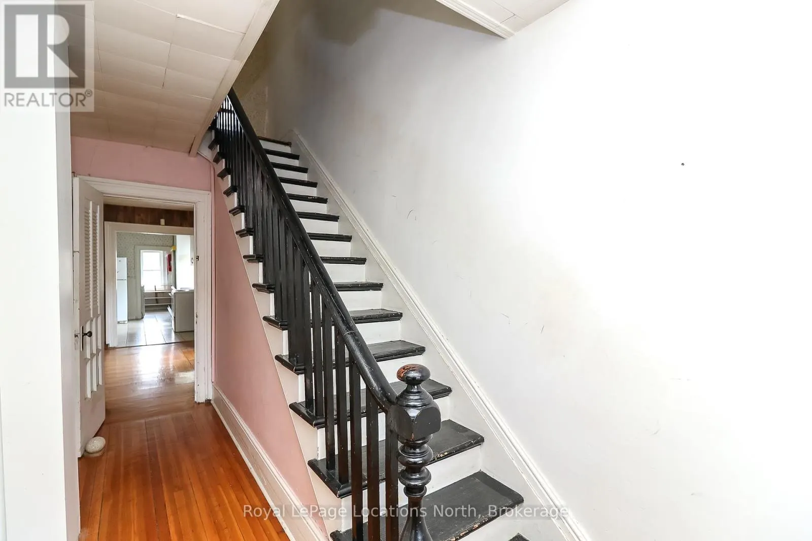 252 SIMCOE STREET