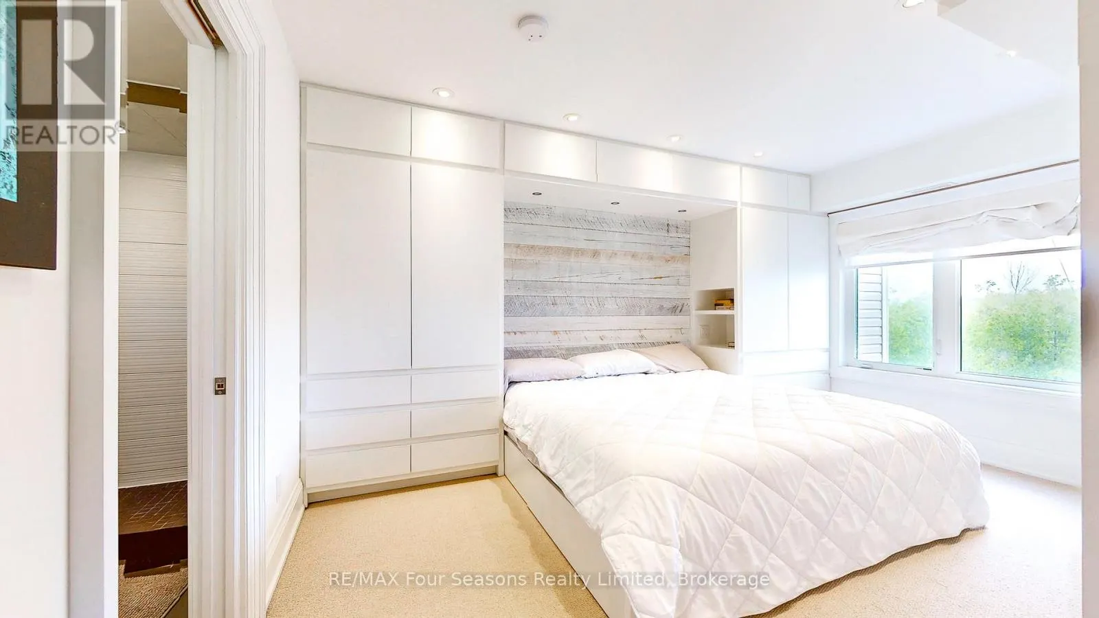 203 - 6 ANCHORAGE CRESCENT, #203