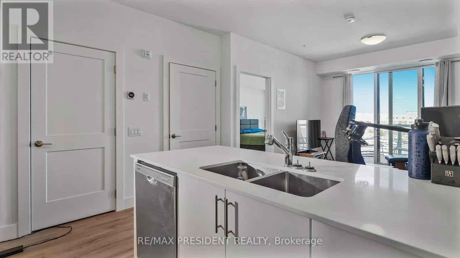 403 - 4 KIMBERLY LANE N