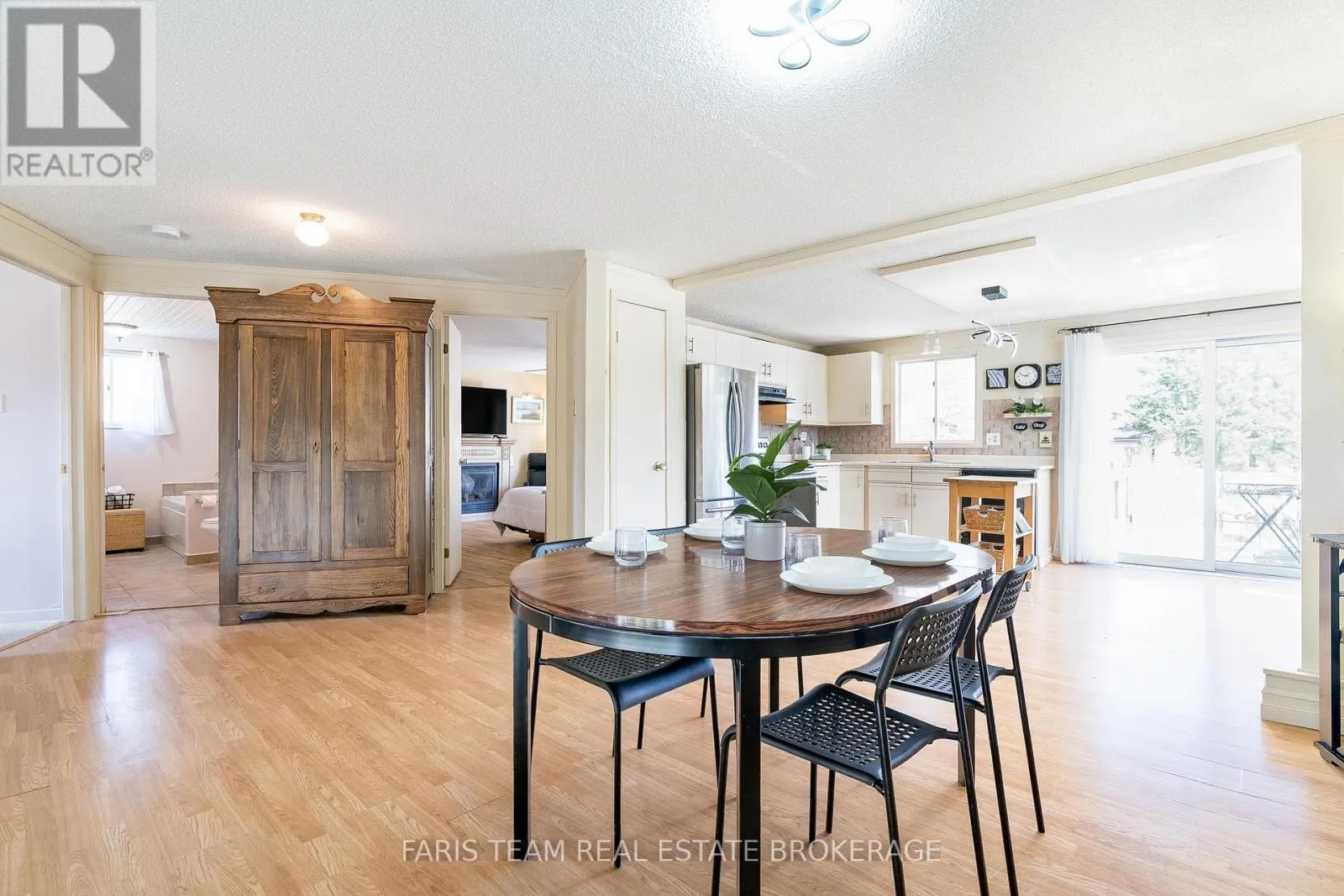 671 ALGONQUIN DRIVE
