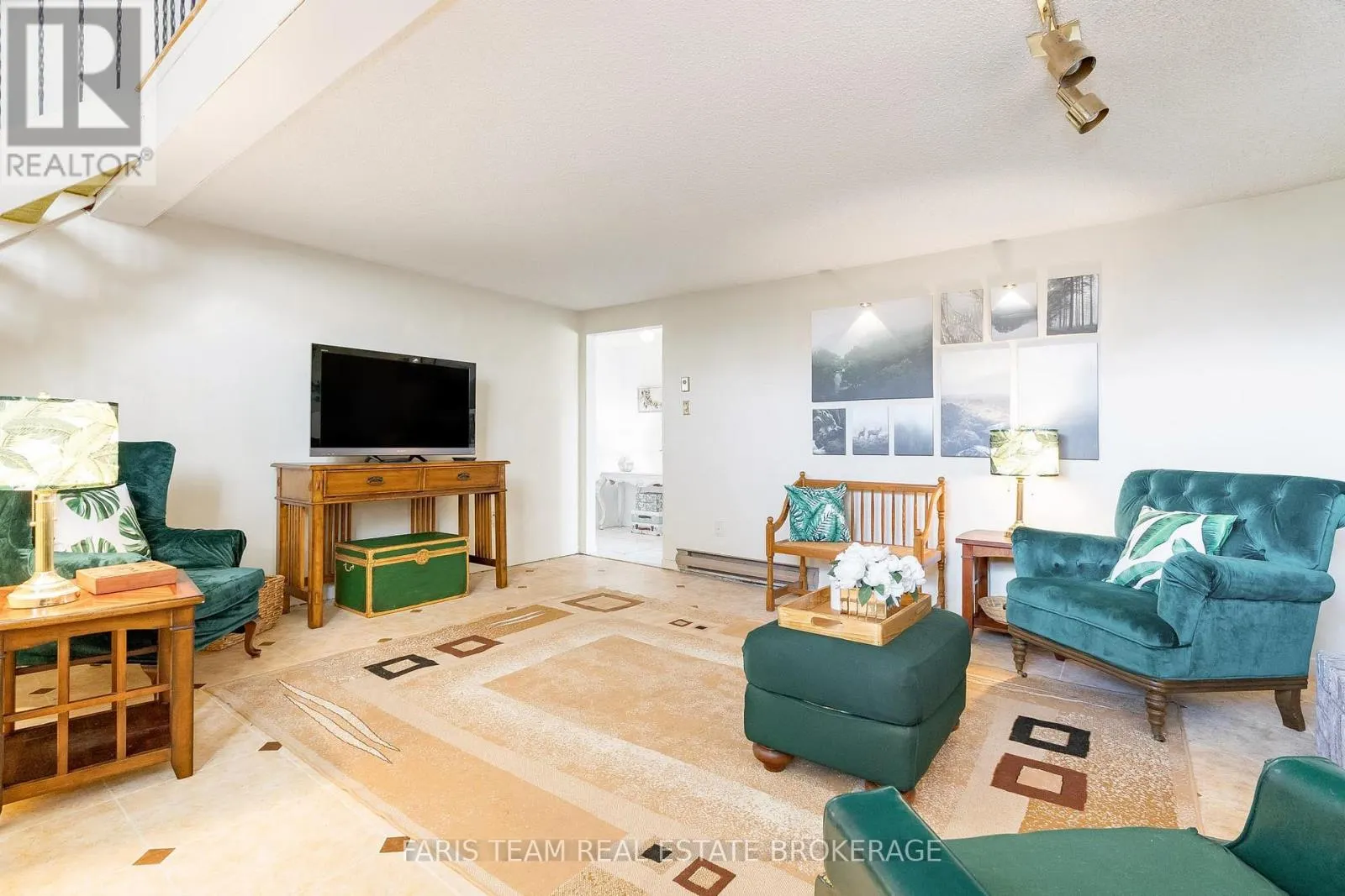 671 ALGONQUIN DRIVE