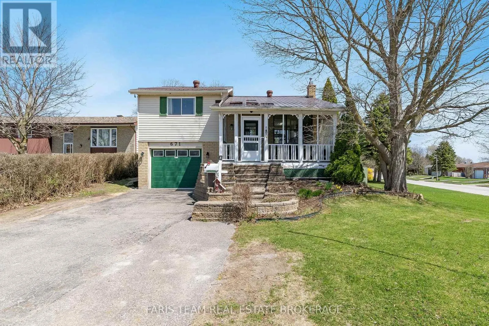 671 ALGONQUIN DRIVE