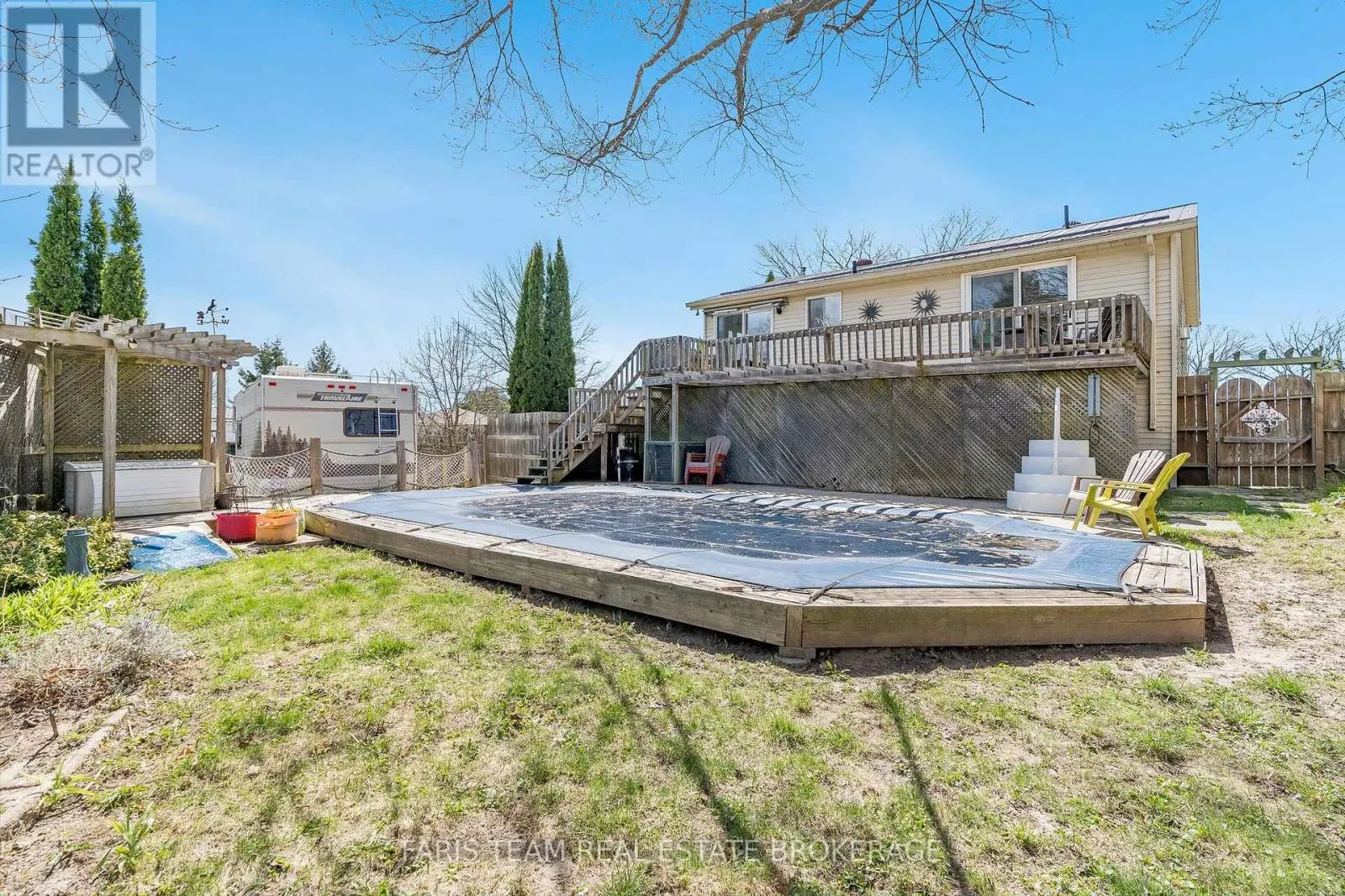 671 ALGONQUIN DRIVE