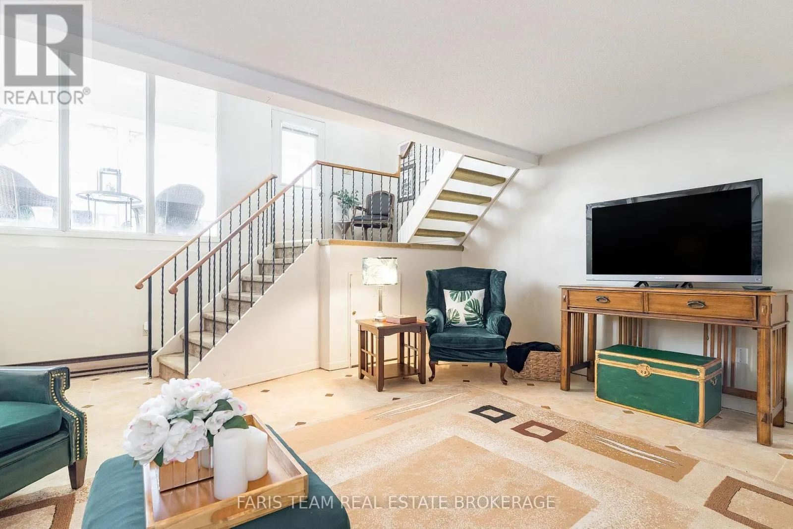 671 ALGONQUIN DRIVE