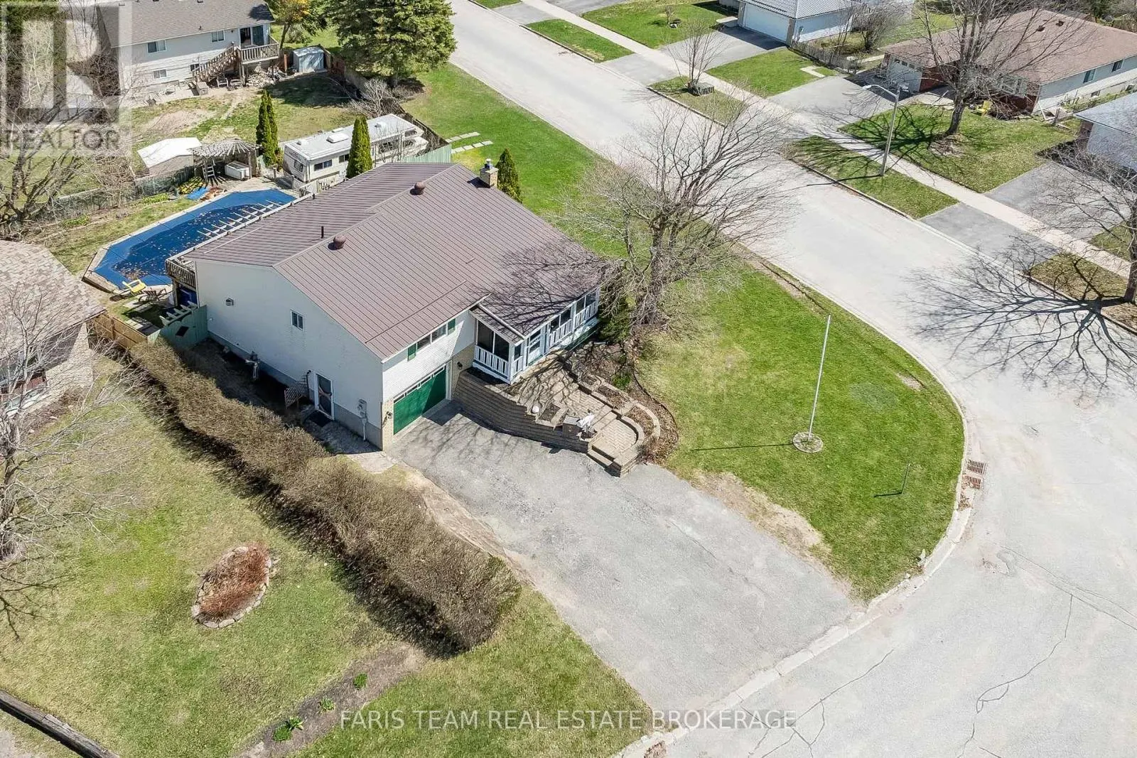 671 ALGONQUIN DRIVE