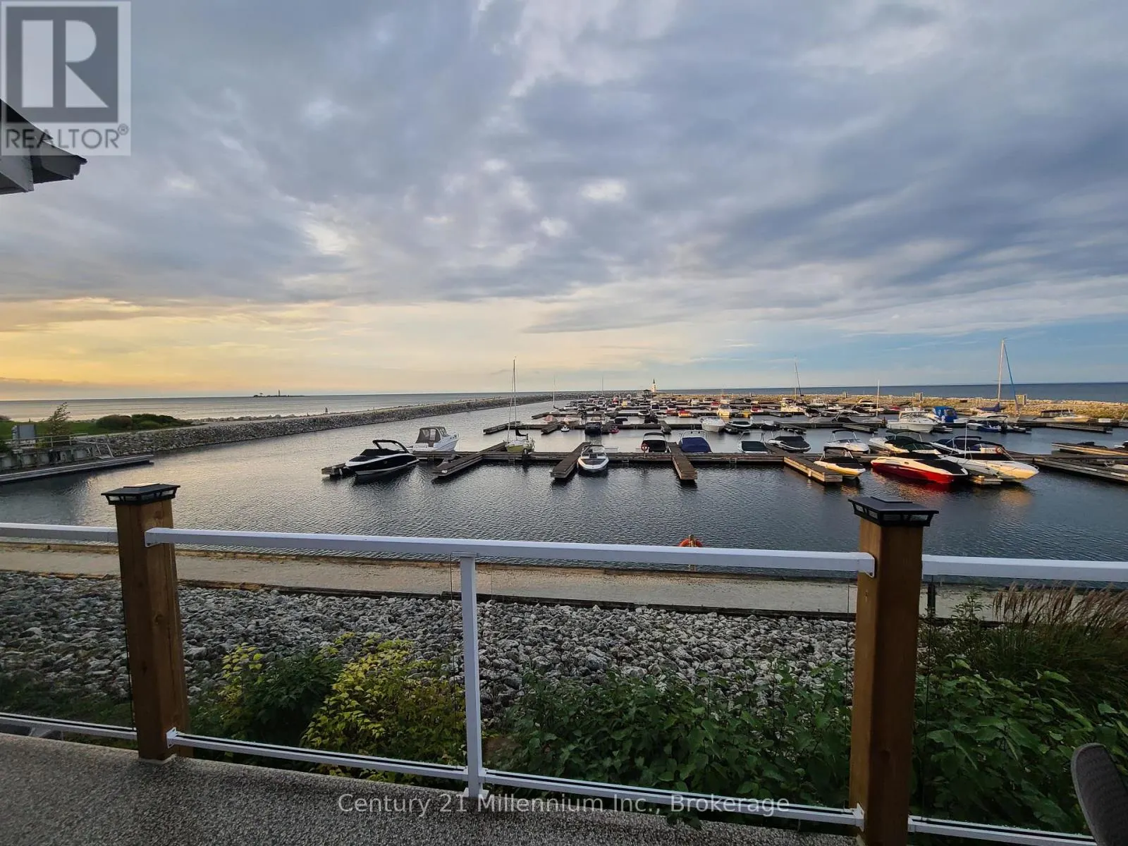32 - 384 MARINERS WAY, #32