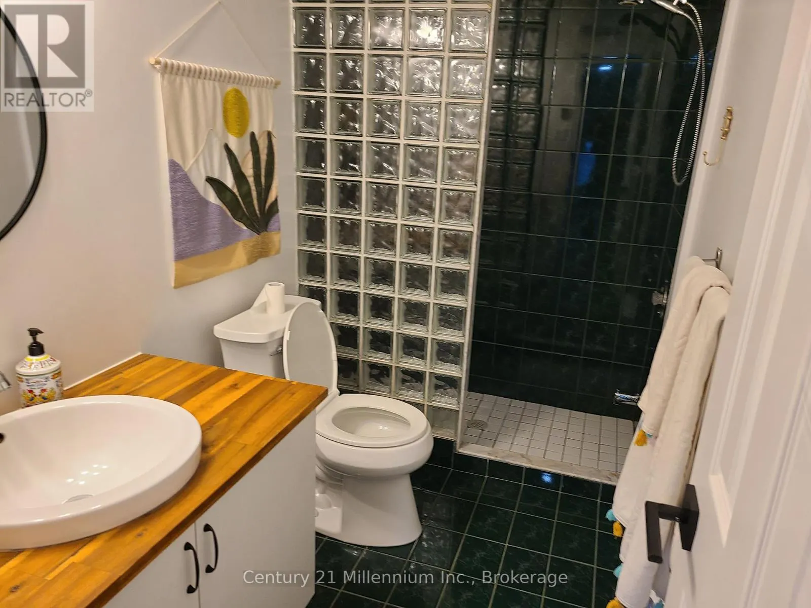32 - 384 MARINERS WAY, #32