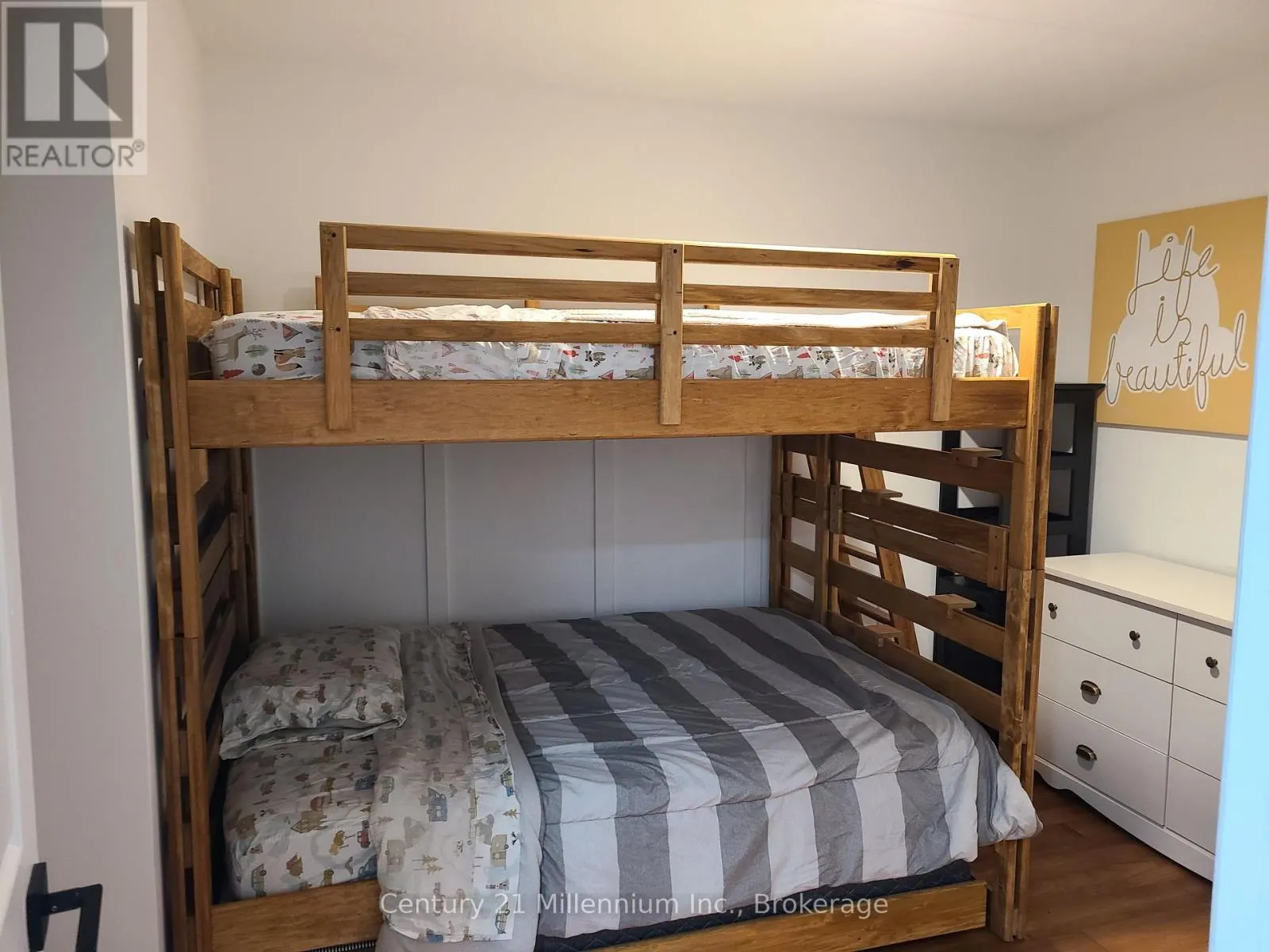 32 - 384 MARINERS WAY, #32