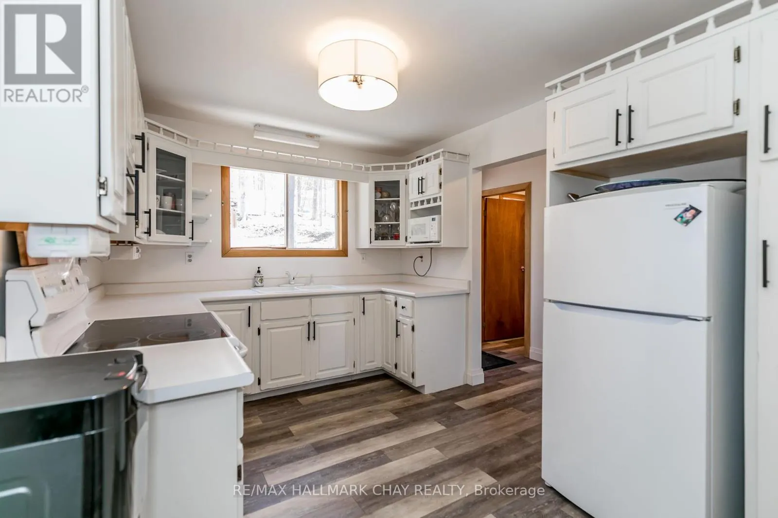 176 FARLAIN LAKE ROAD E