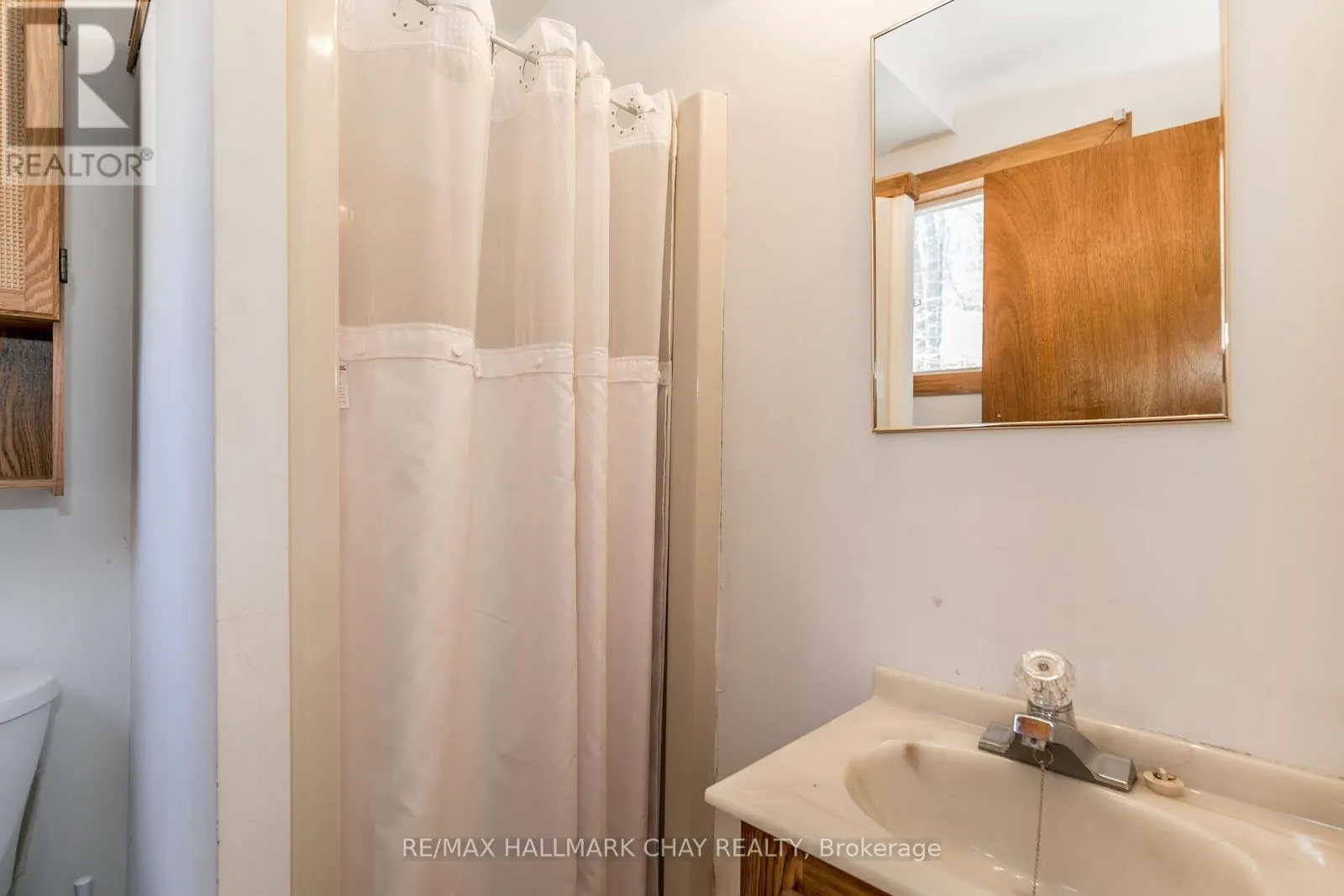 176 FARLAIN LAKE ROAD E