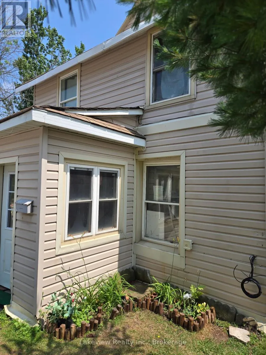 159 BARRIE ROAD E