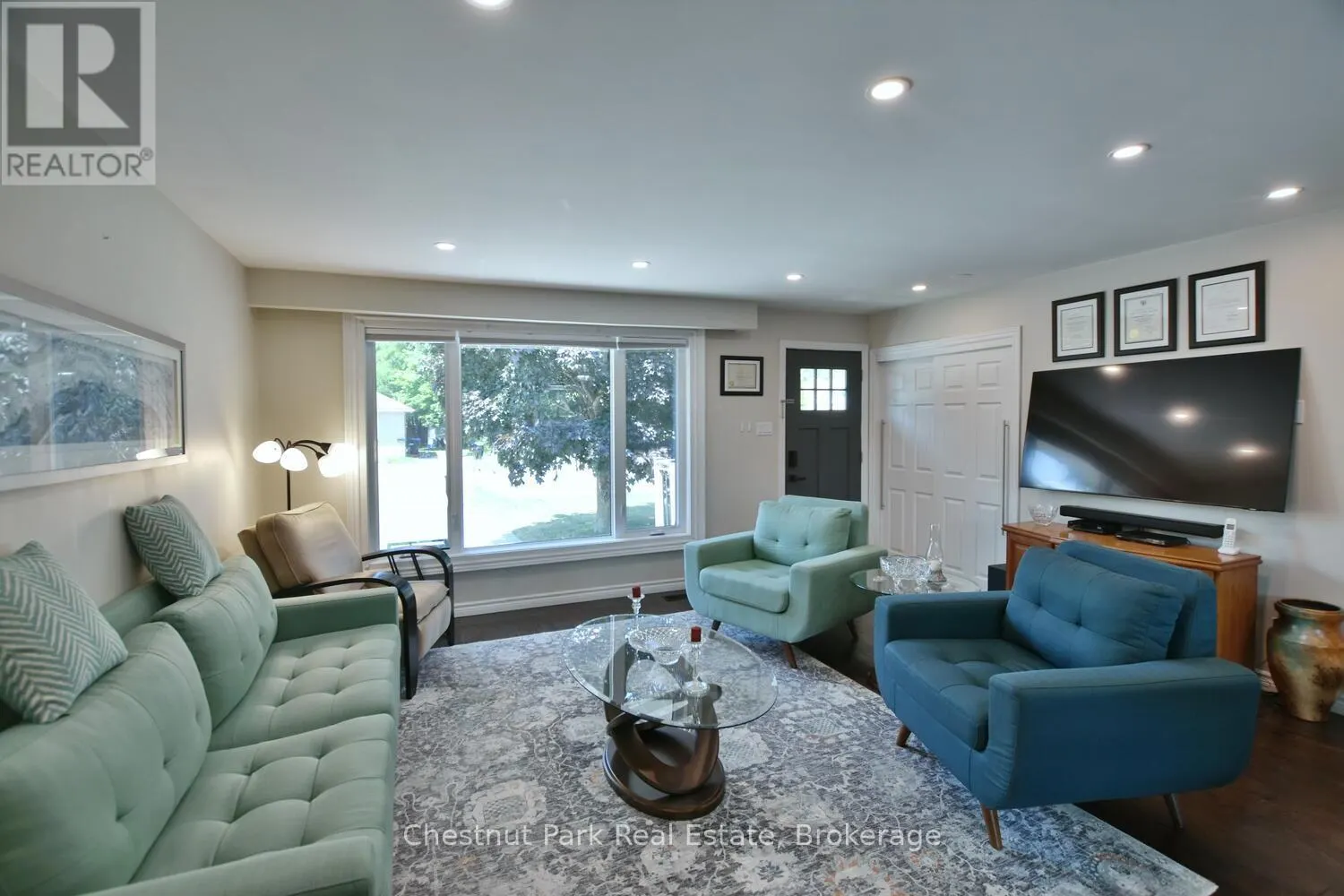 647 OAK STREET