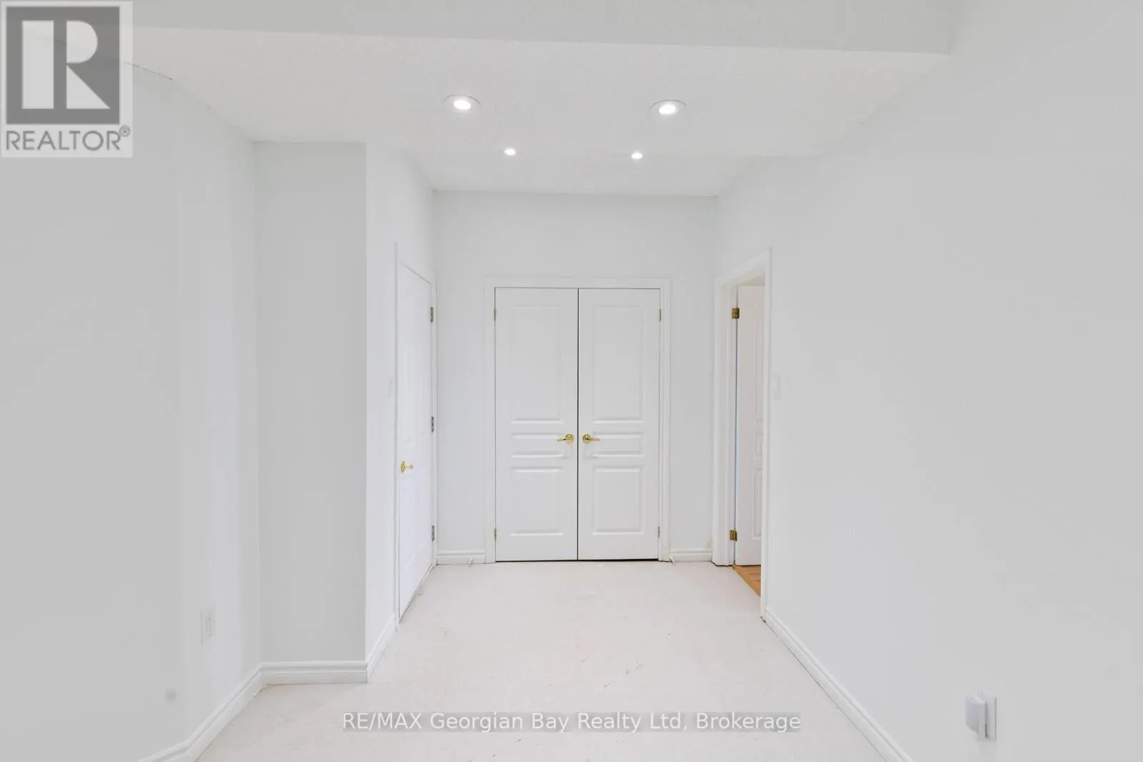 369 ABERDEEN BOULEVARD
