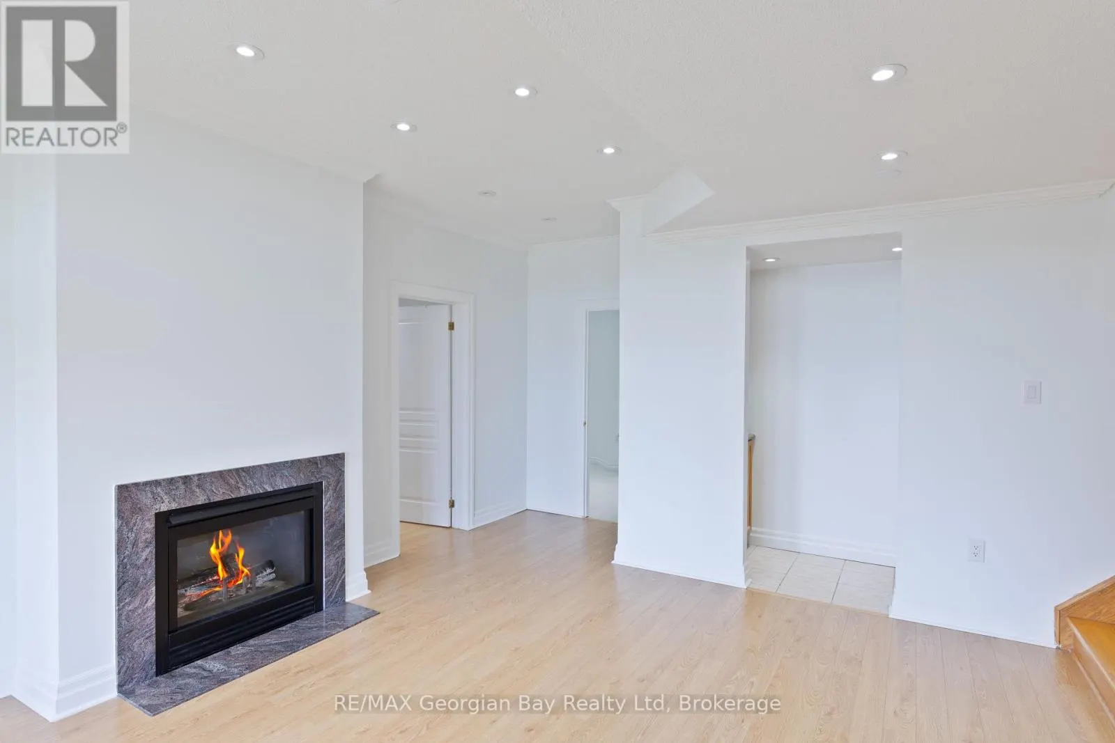 369 ABERDEEN BOULEVARD
