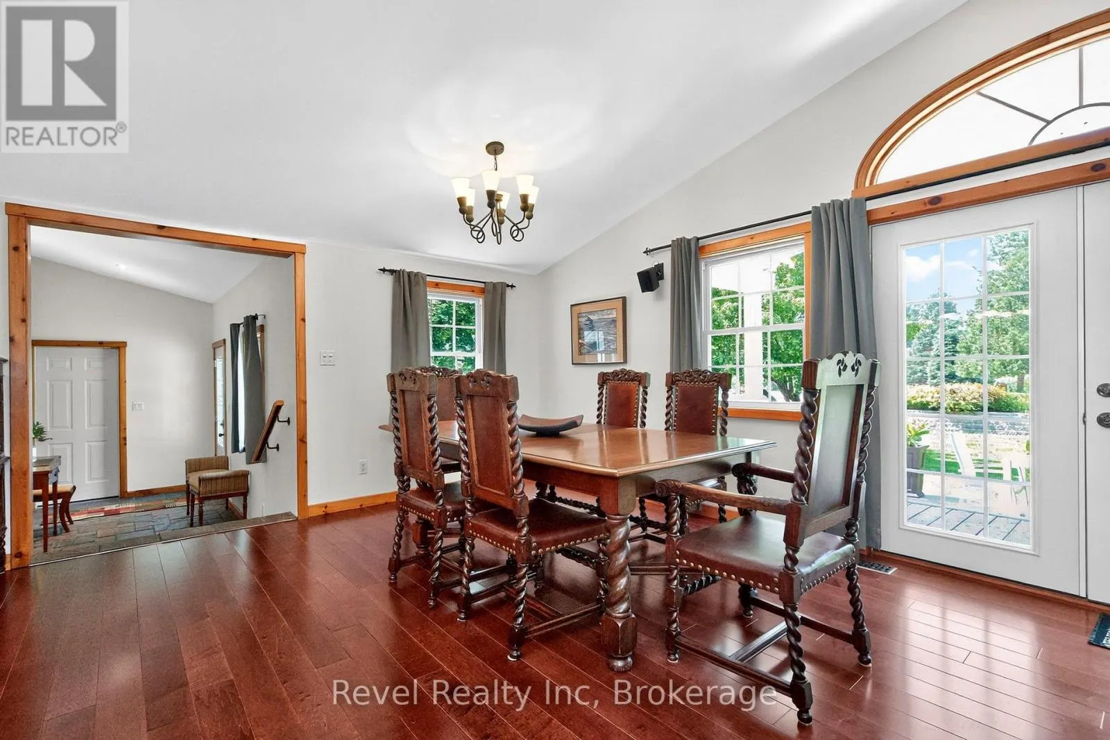 33 BELCOURT CRESCENT