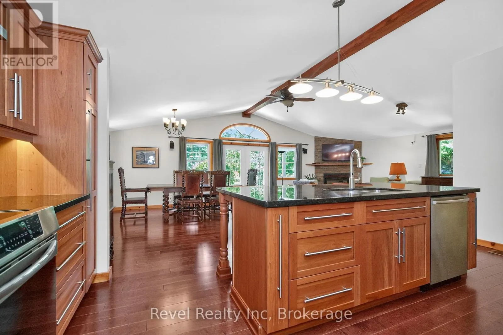 33 BELCOURT CRESCENT