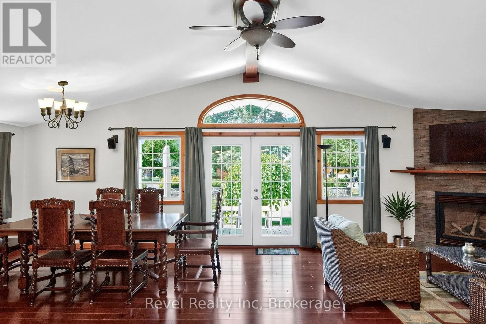 33 BELCOURT CRESCENT