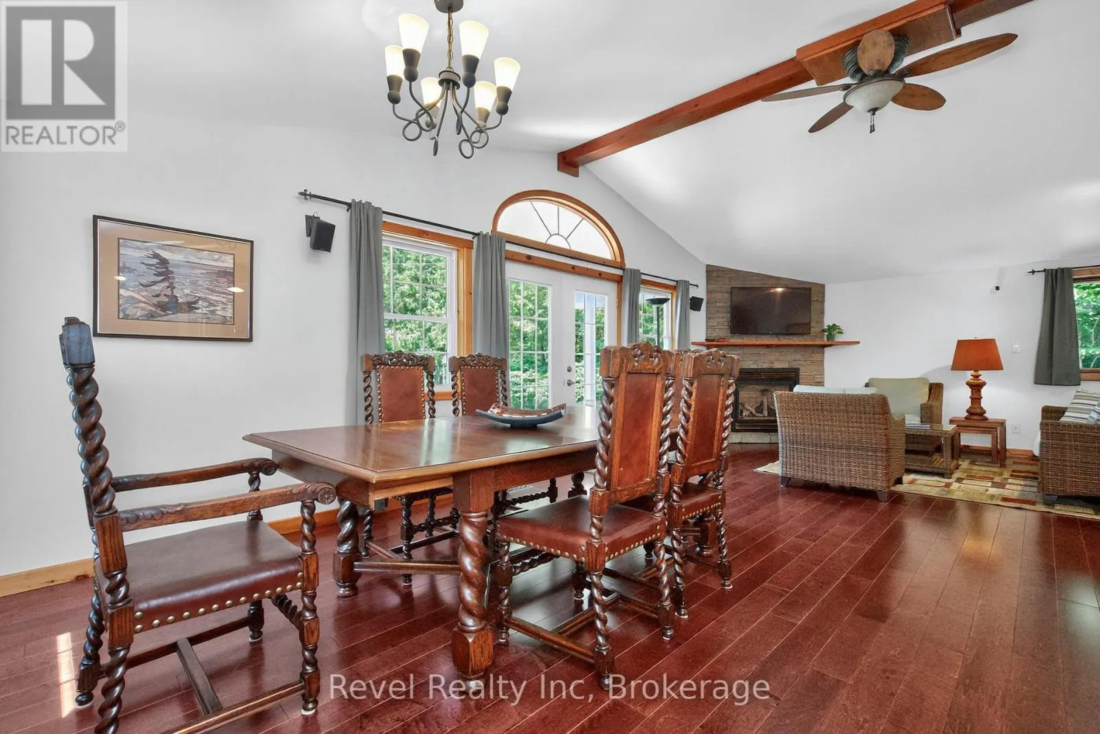 33 BELCOURT CRESCENT