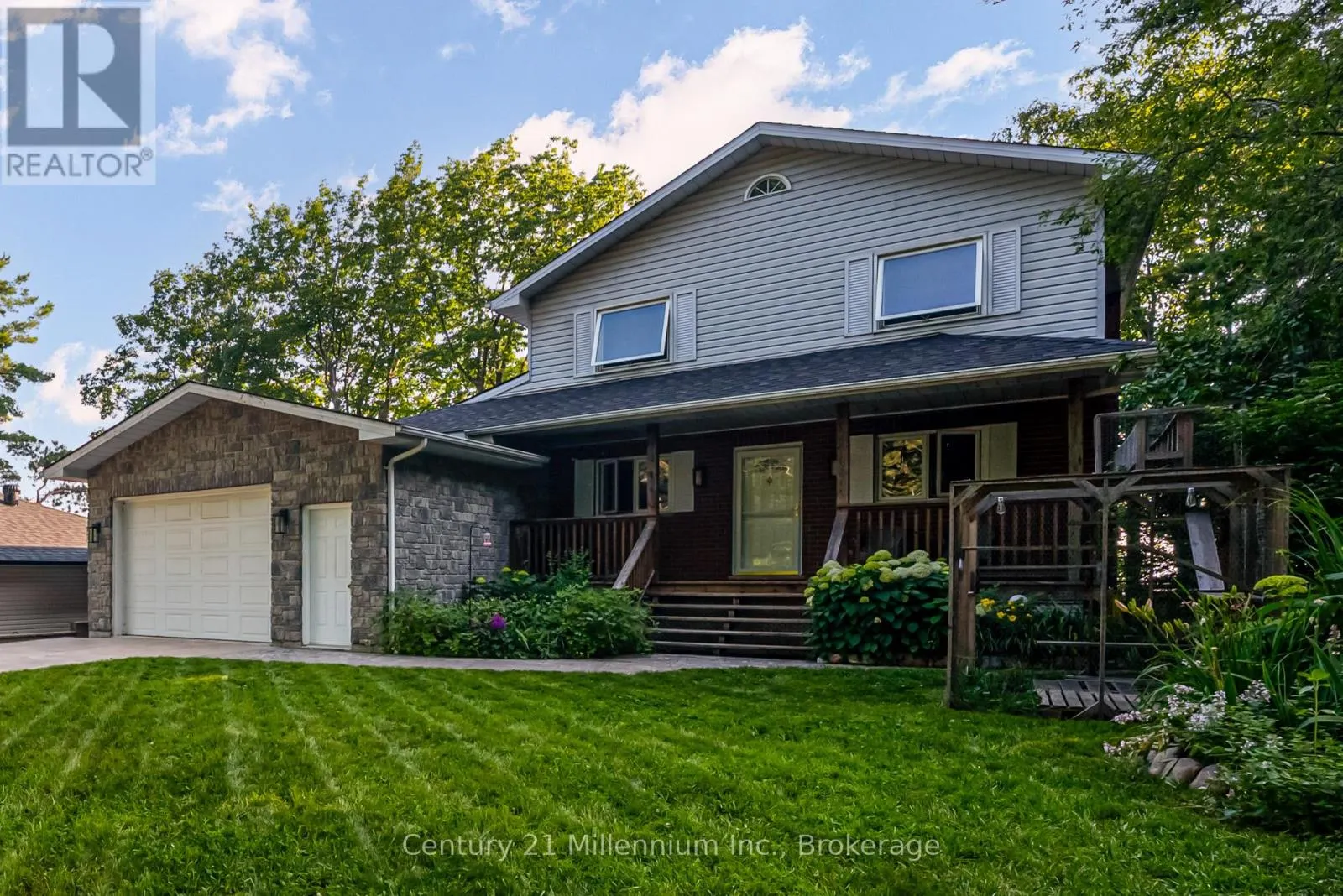 8 WILLOW DRIVE