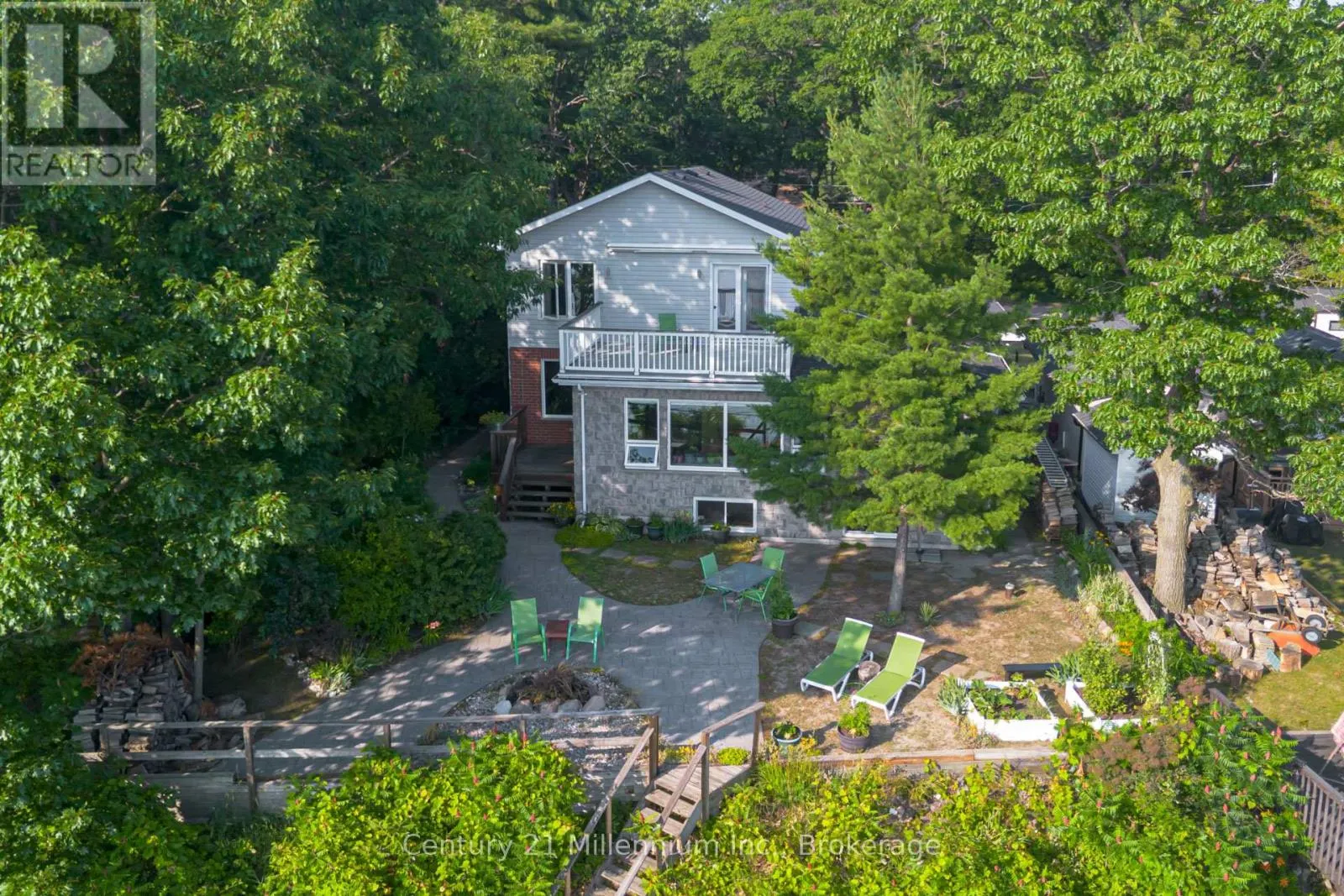 8 WILLOW DRIVE