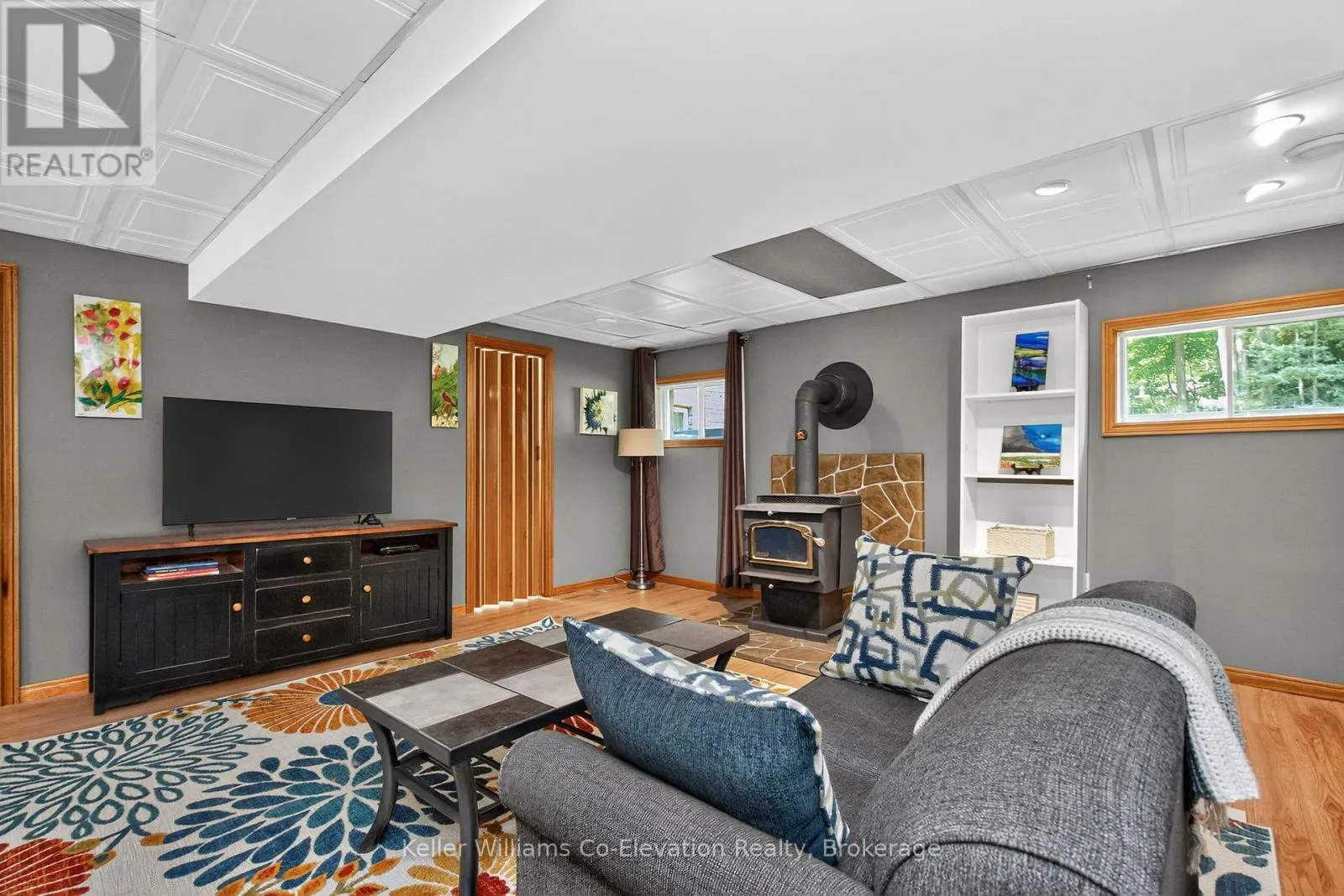 16 MUNDY AVENUE