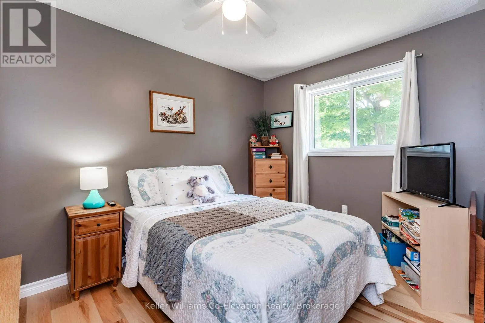 16 MUNDY AVENUE
