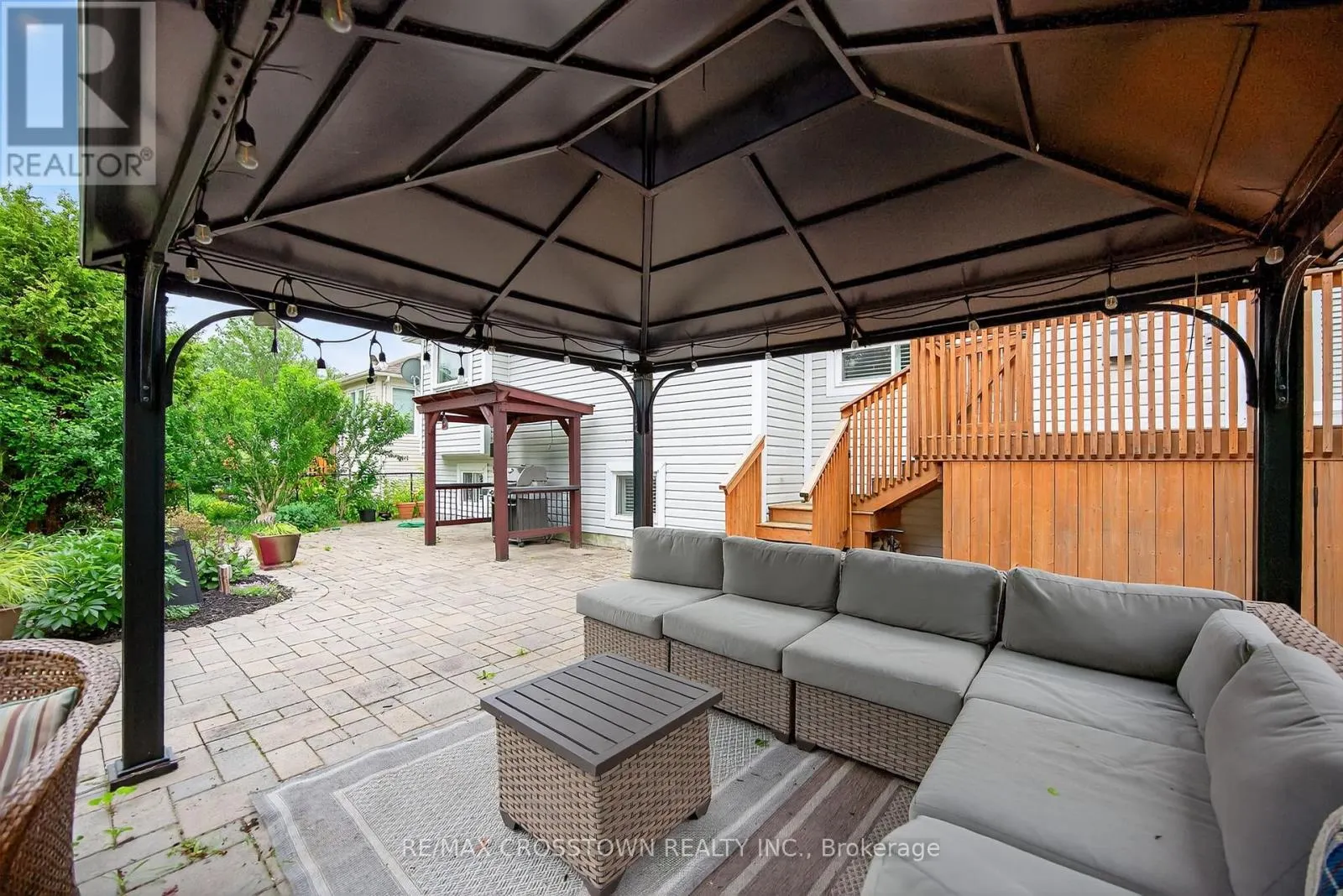 11 NORTHWOOD DRIVE