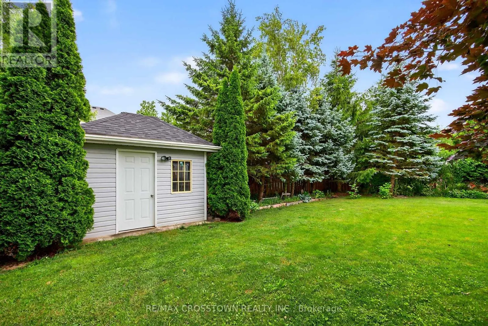 11 NORTHWOOD DRIVE
