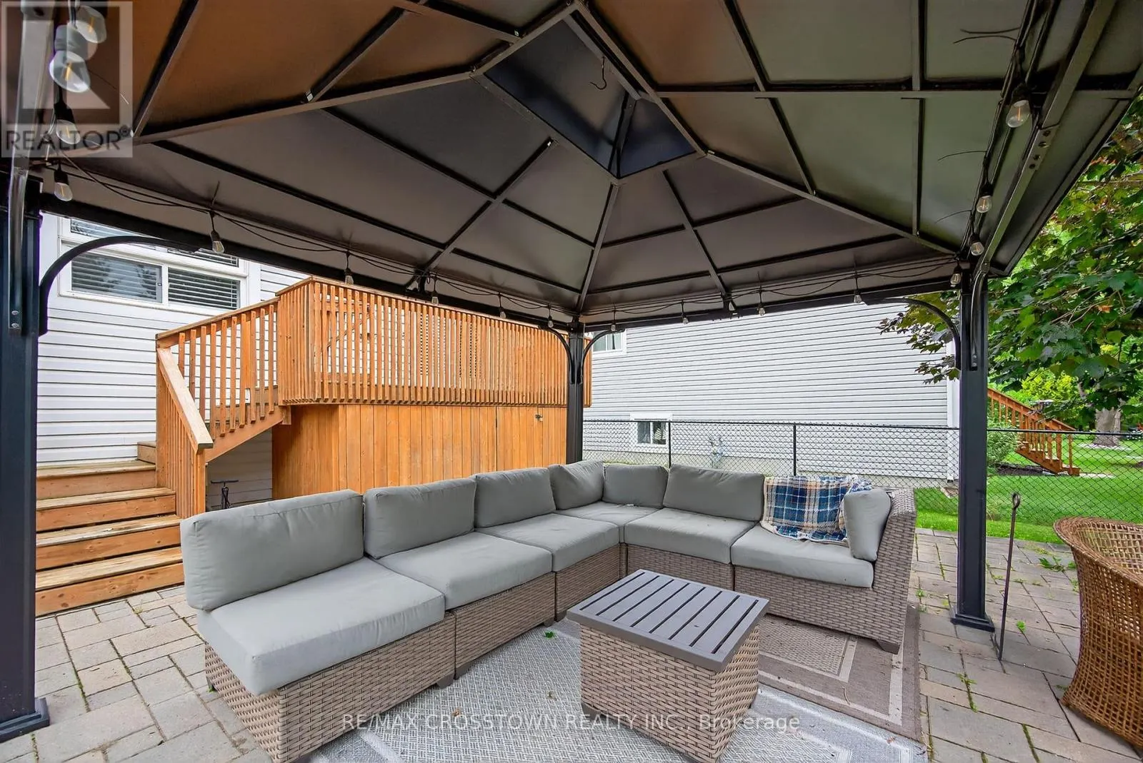 11 NORTHWOOD DRIVE