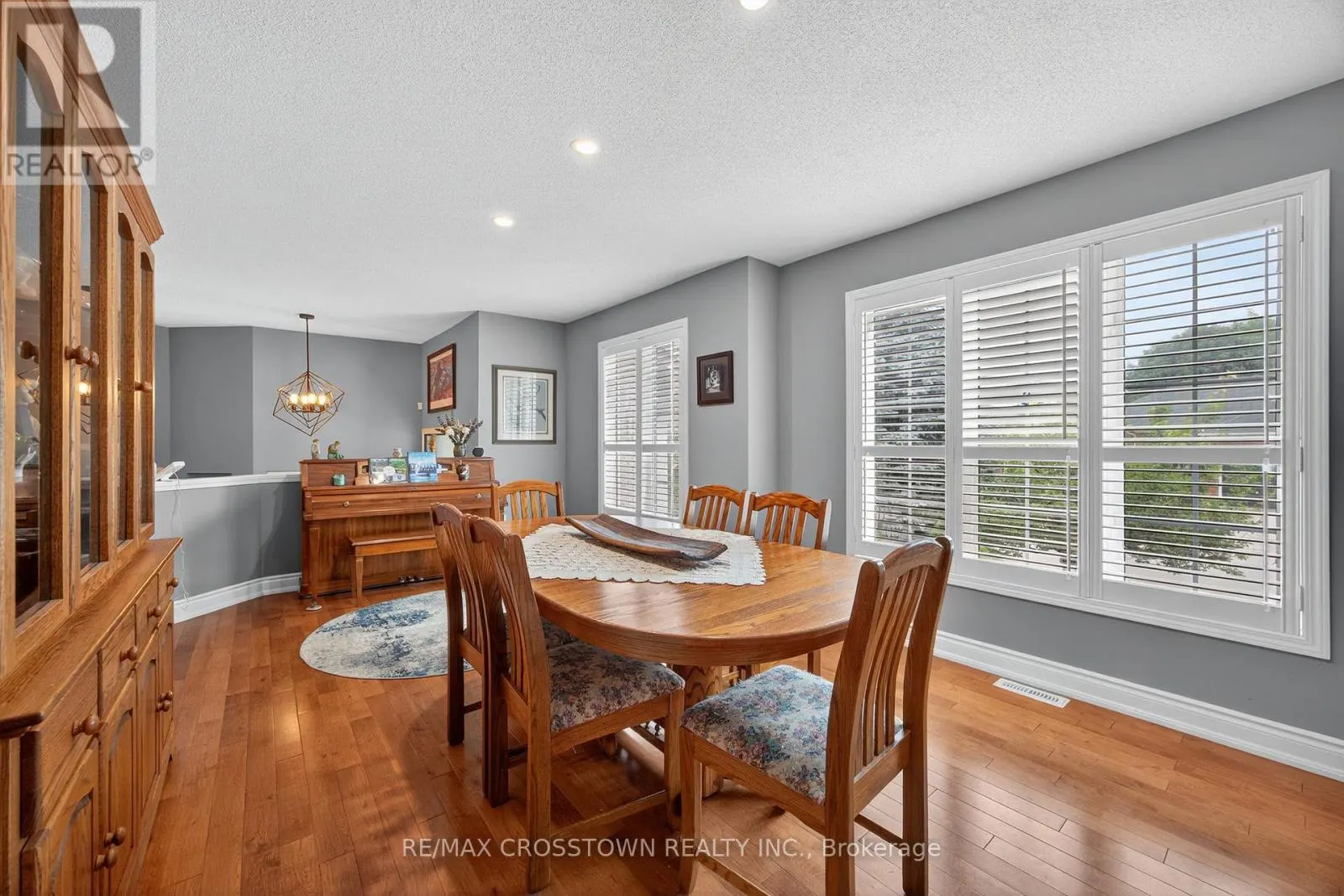 11 NORTHWOOD DRIVE