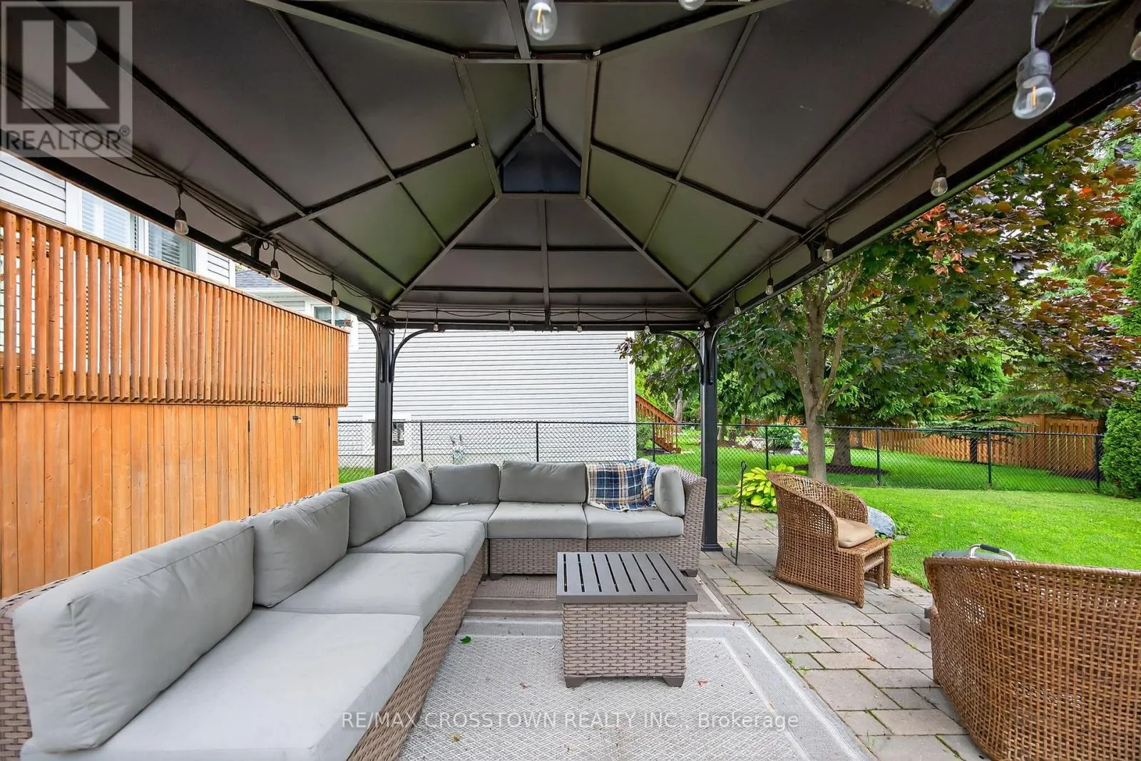 11 NORTHWOOD DRIVE