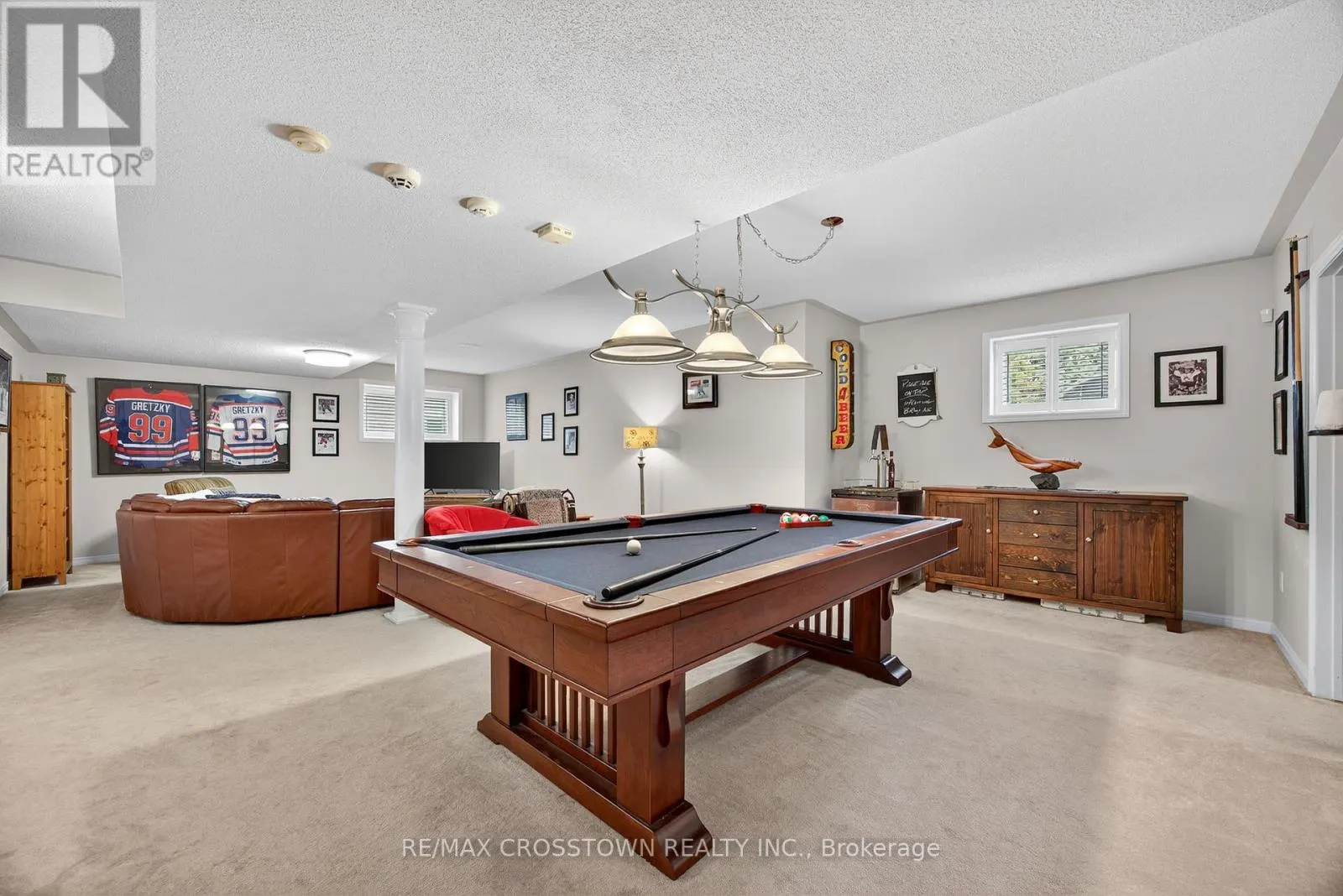 11 NORTHWOOD DRIVE