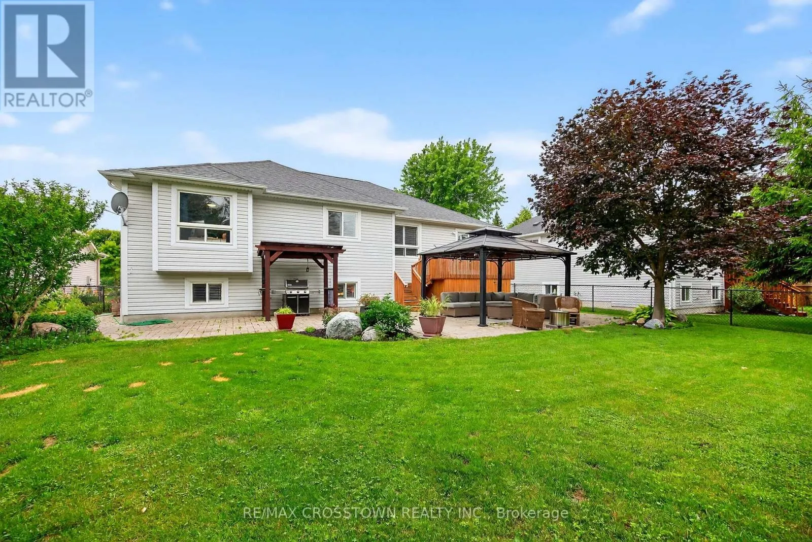 11 NORTHWOOD DRIVE