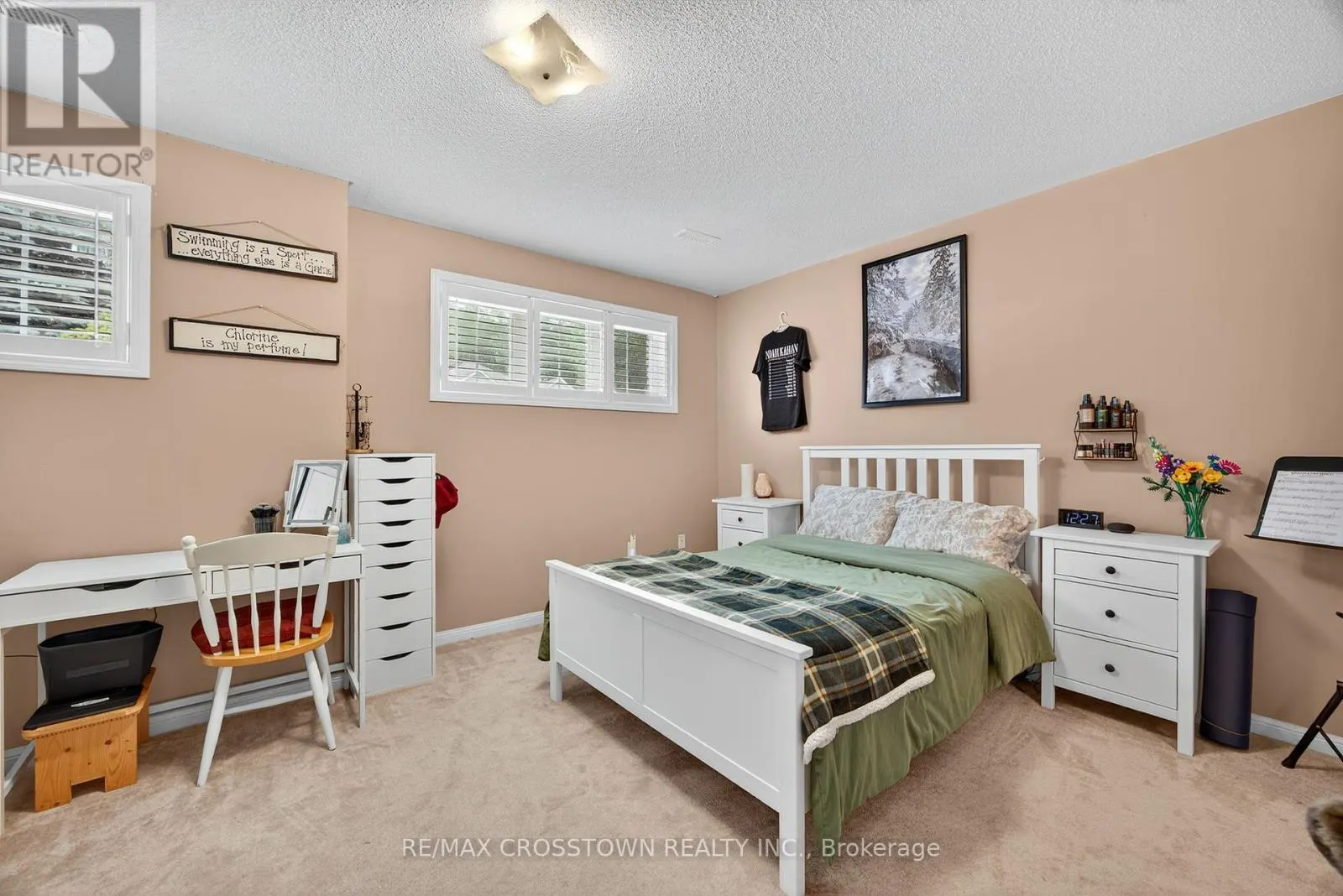 11 NORTHWOOD DRIVE