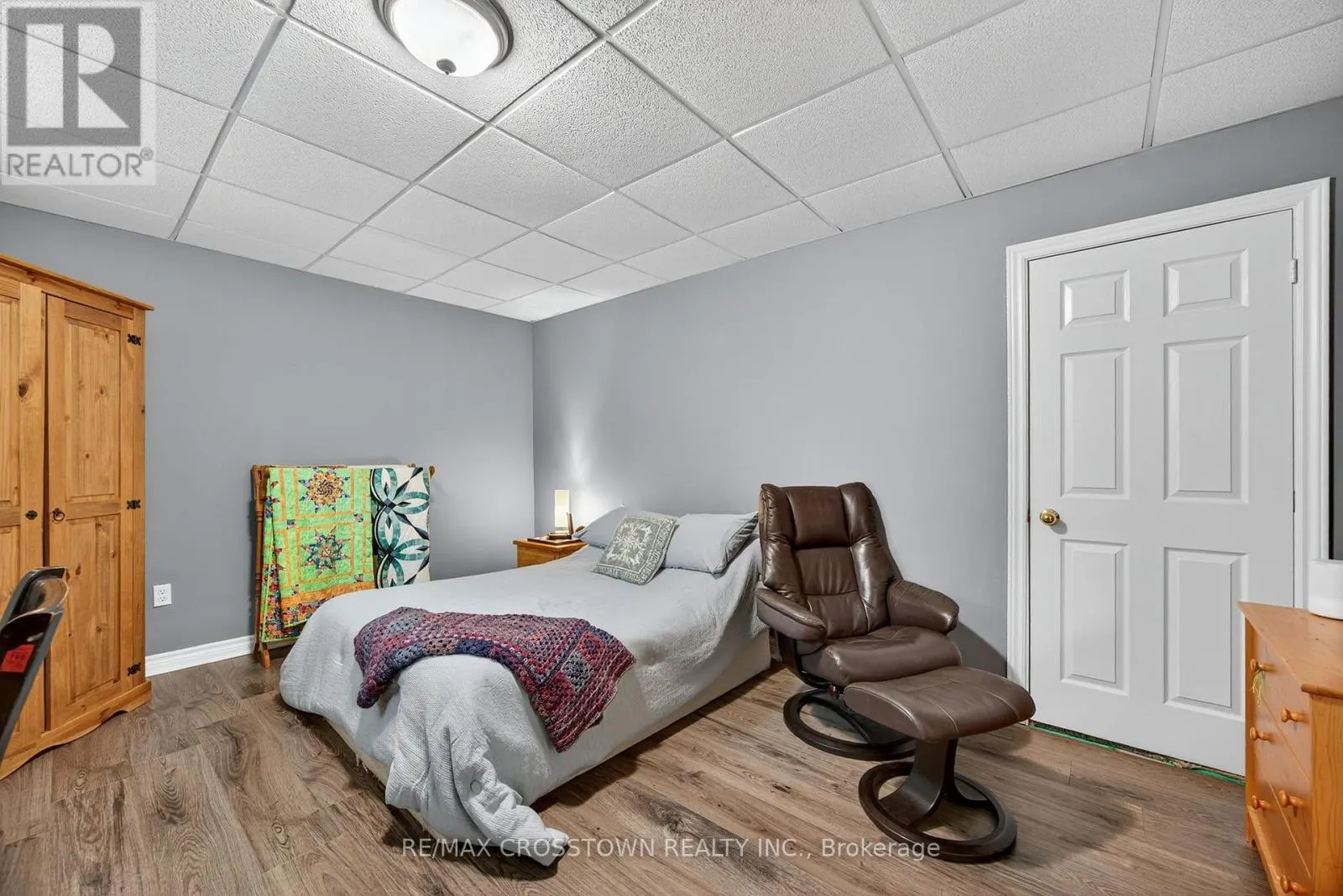 11 NORTHWOOD DRIVE