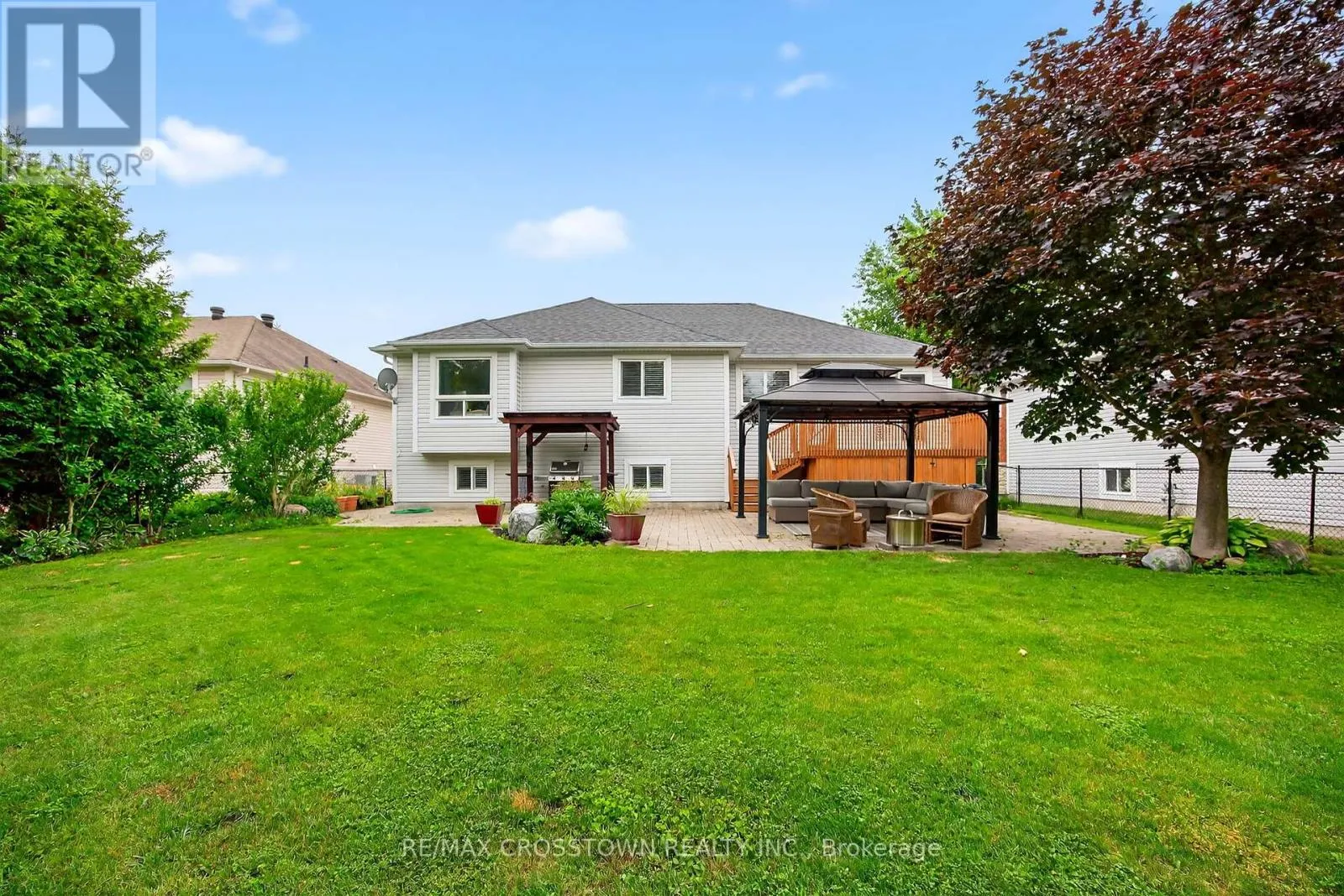 11 NORTHWOOD DRIVE