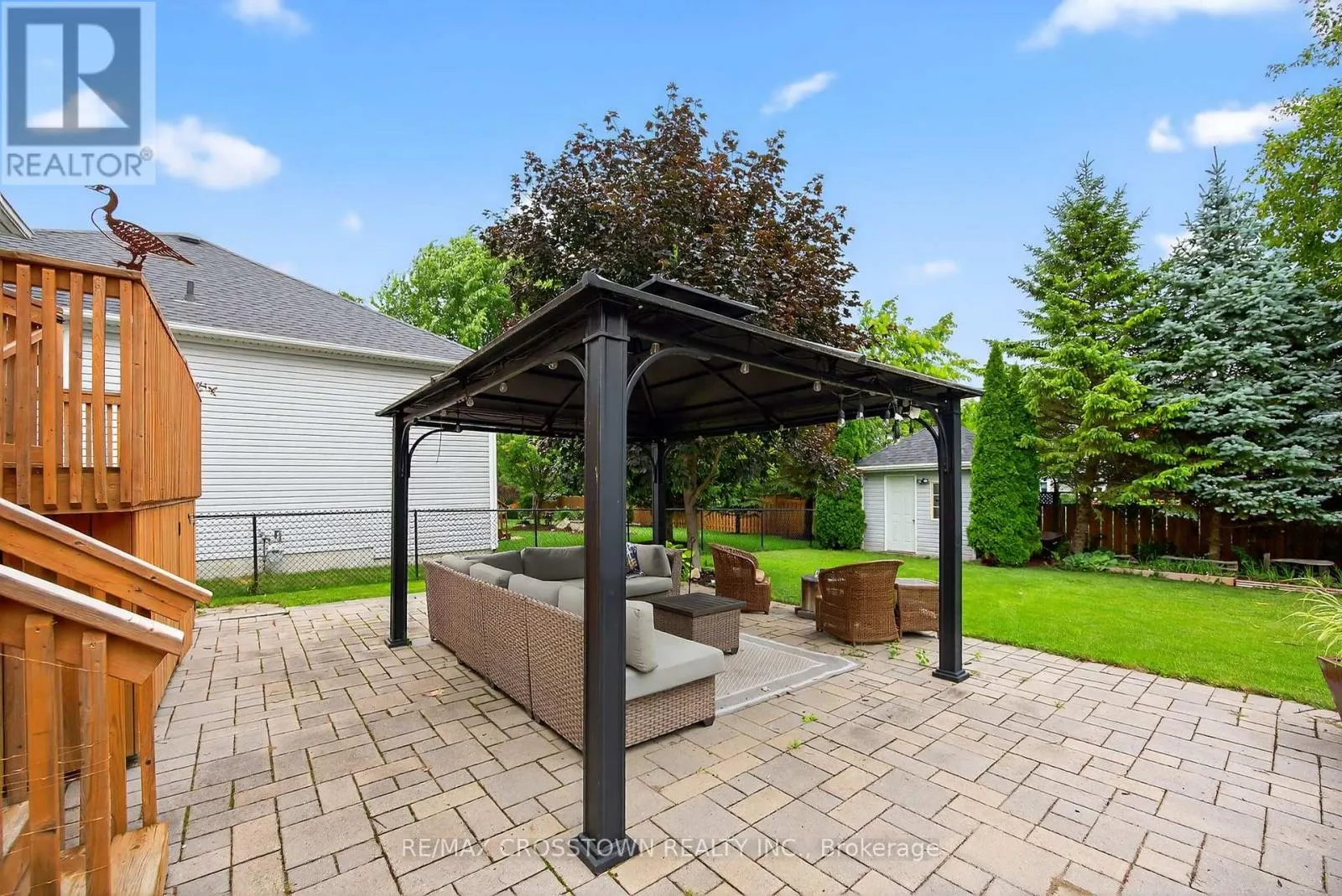 11 NORTHWOOD DRIVE