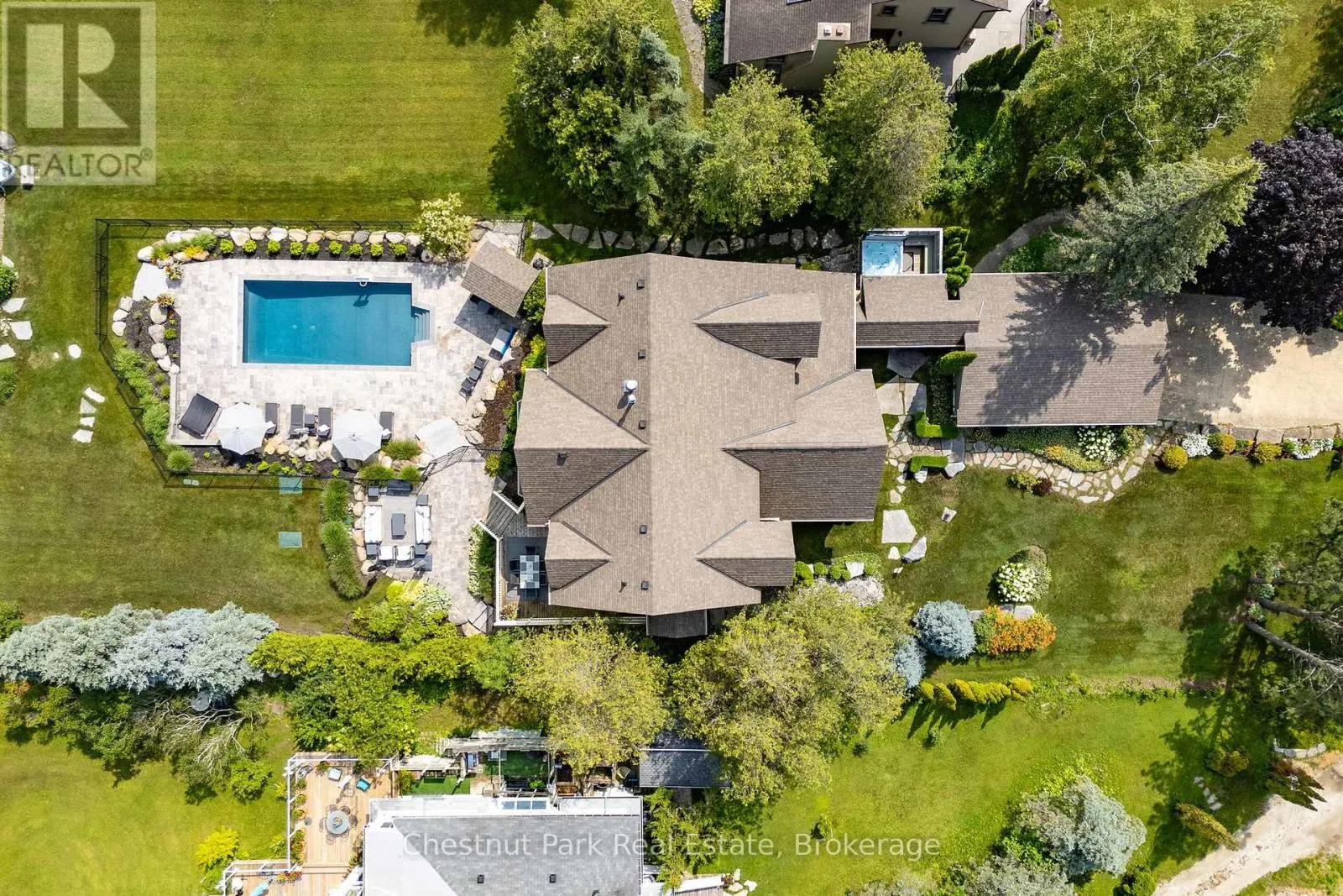 176 BARTLETT BOULEVARD