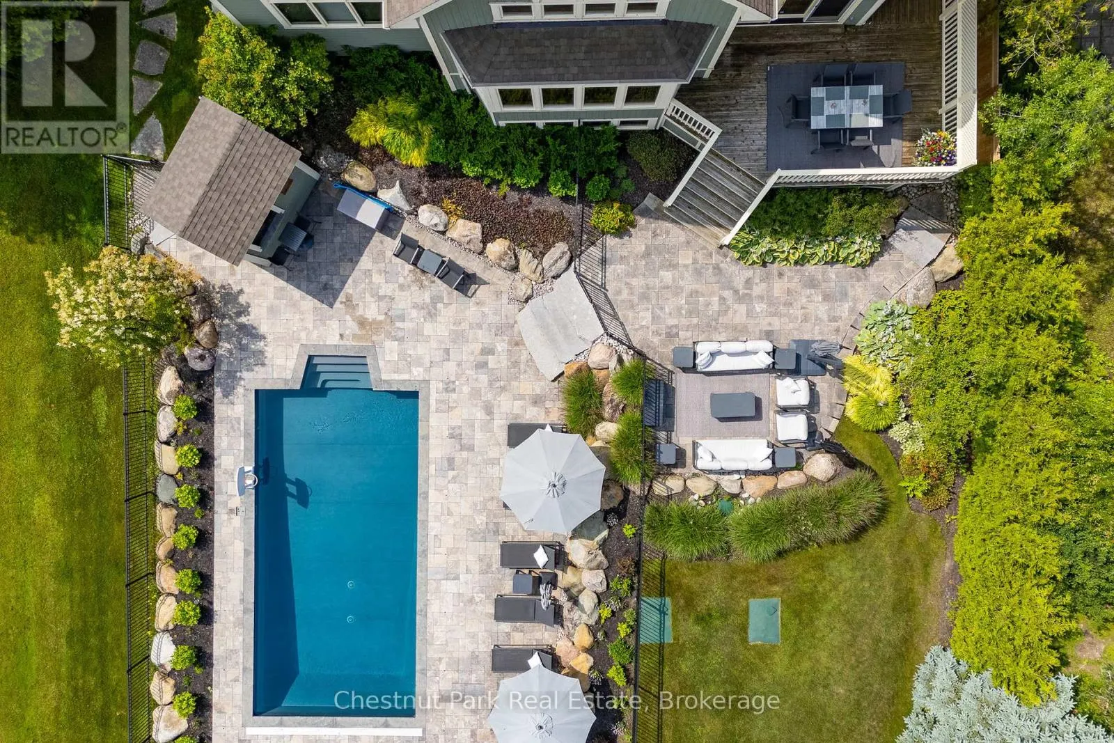 176 BARTLETT BOULEVARD