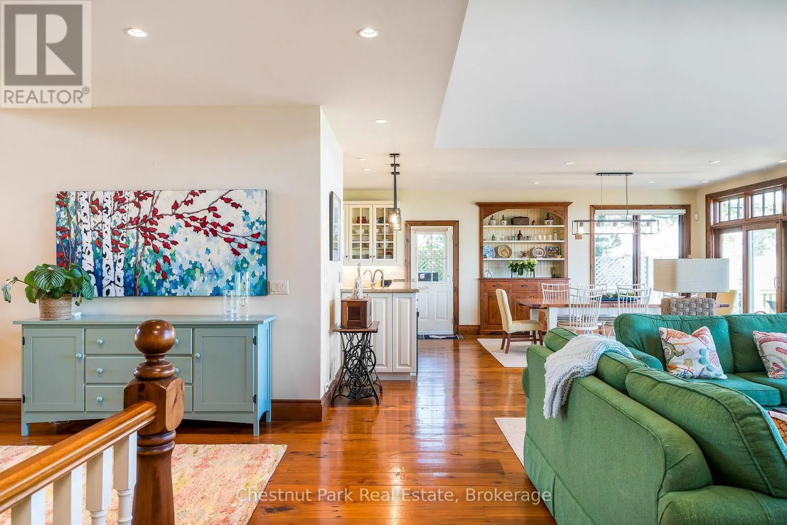 176 BARTLETT BOULEVARD