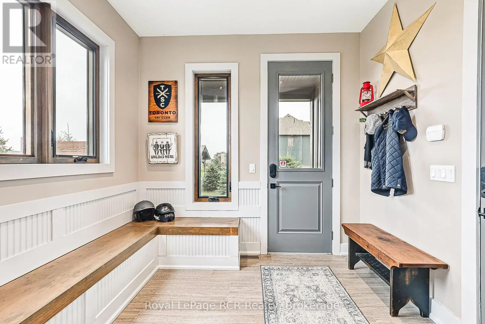 4 MEADOWLARK WAY