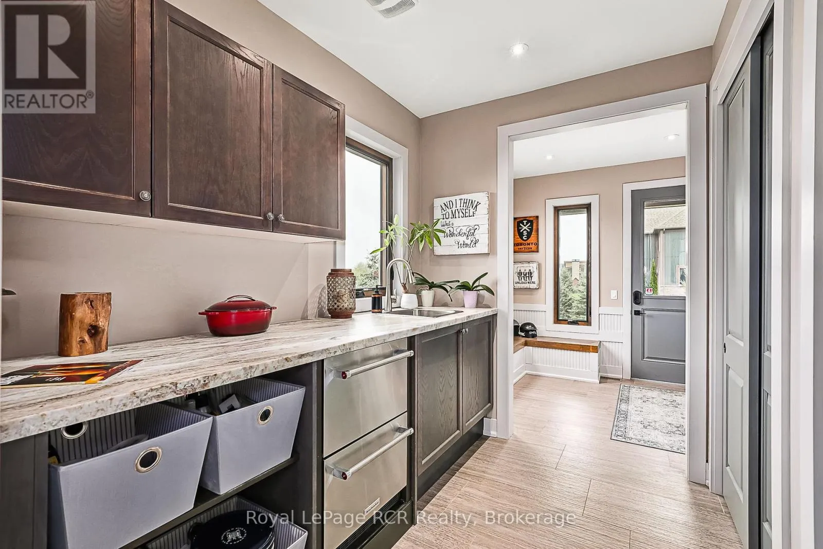 4 MEADOWLARK WAY
