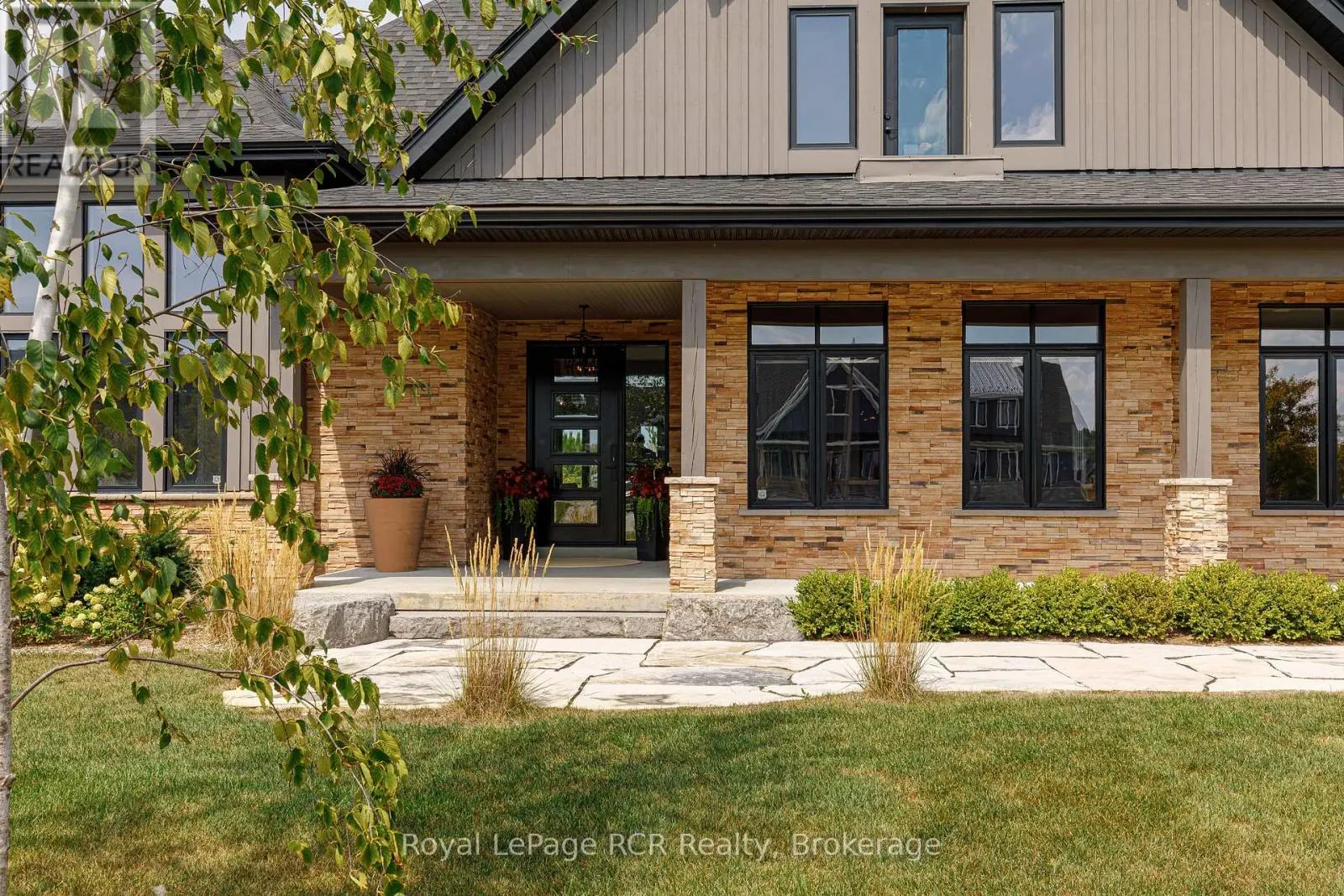 4 MEADOWLARK WAY