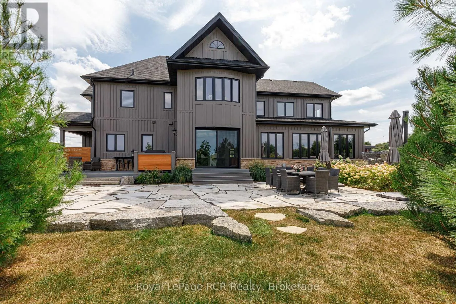 4 MEADOWLARK WAY