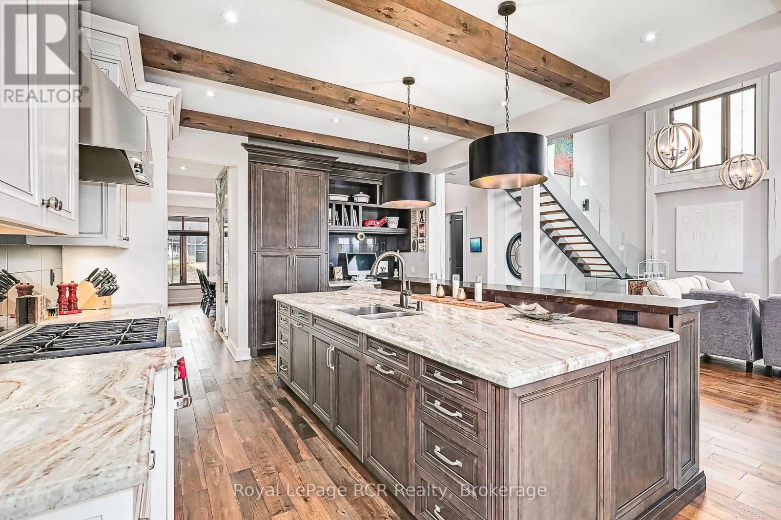 4 MEADOWLARK WAY