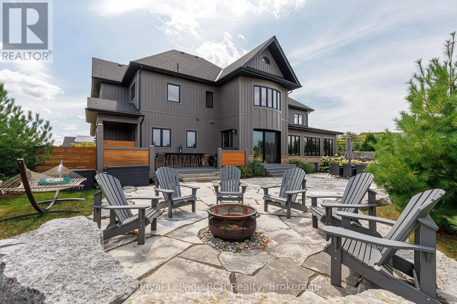 4 MEADOWLARK WAY